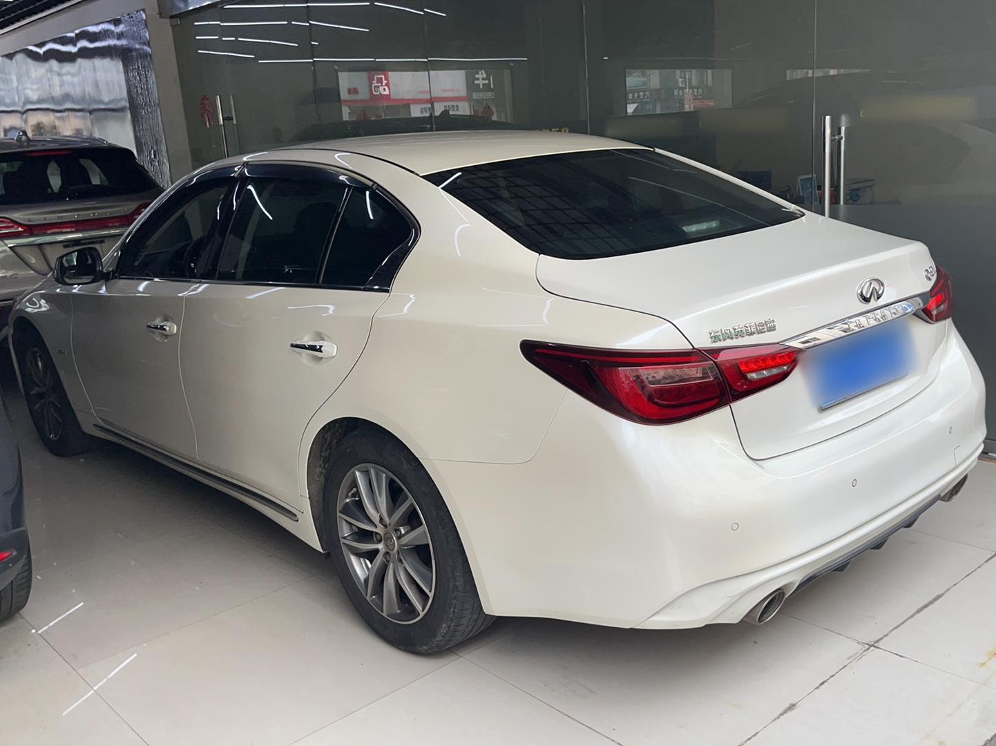 英菲尼迪Q50L 2018款 2.0T 舒适版 国VI