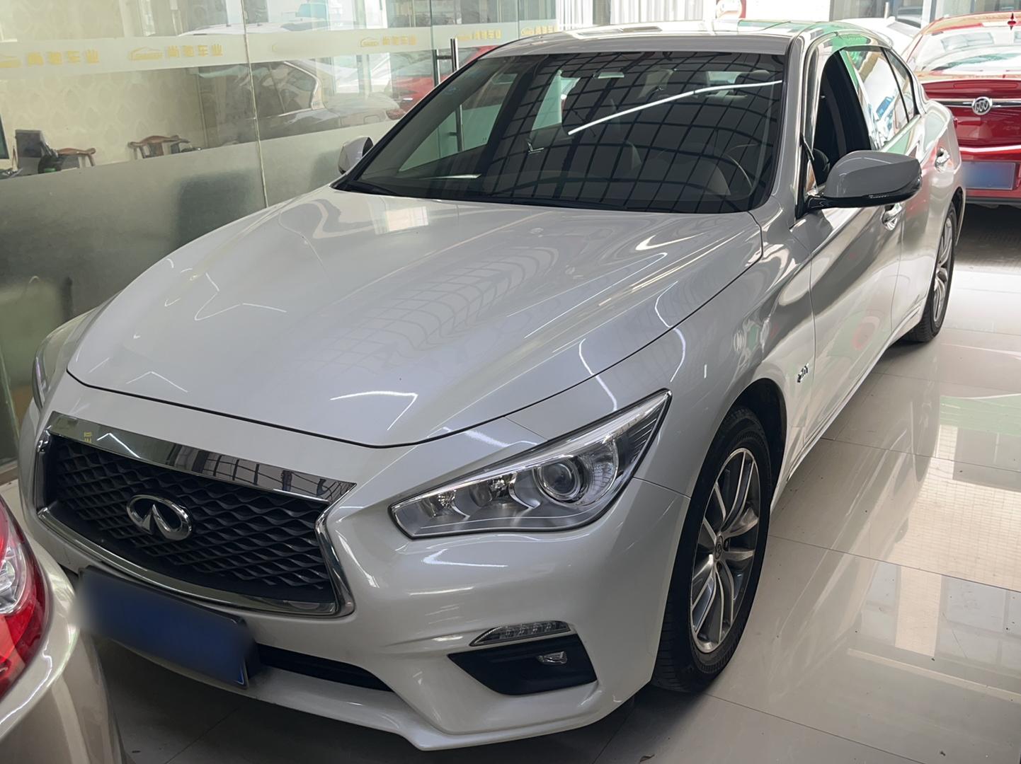 英菲尼迪Q50L 2018款 2.0T 舒适版 国VI