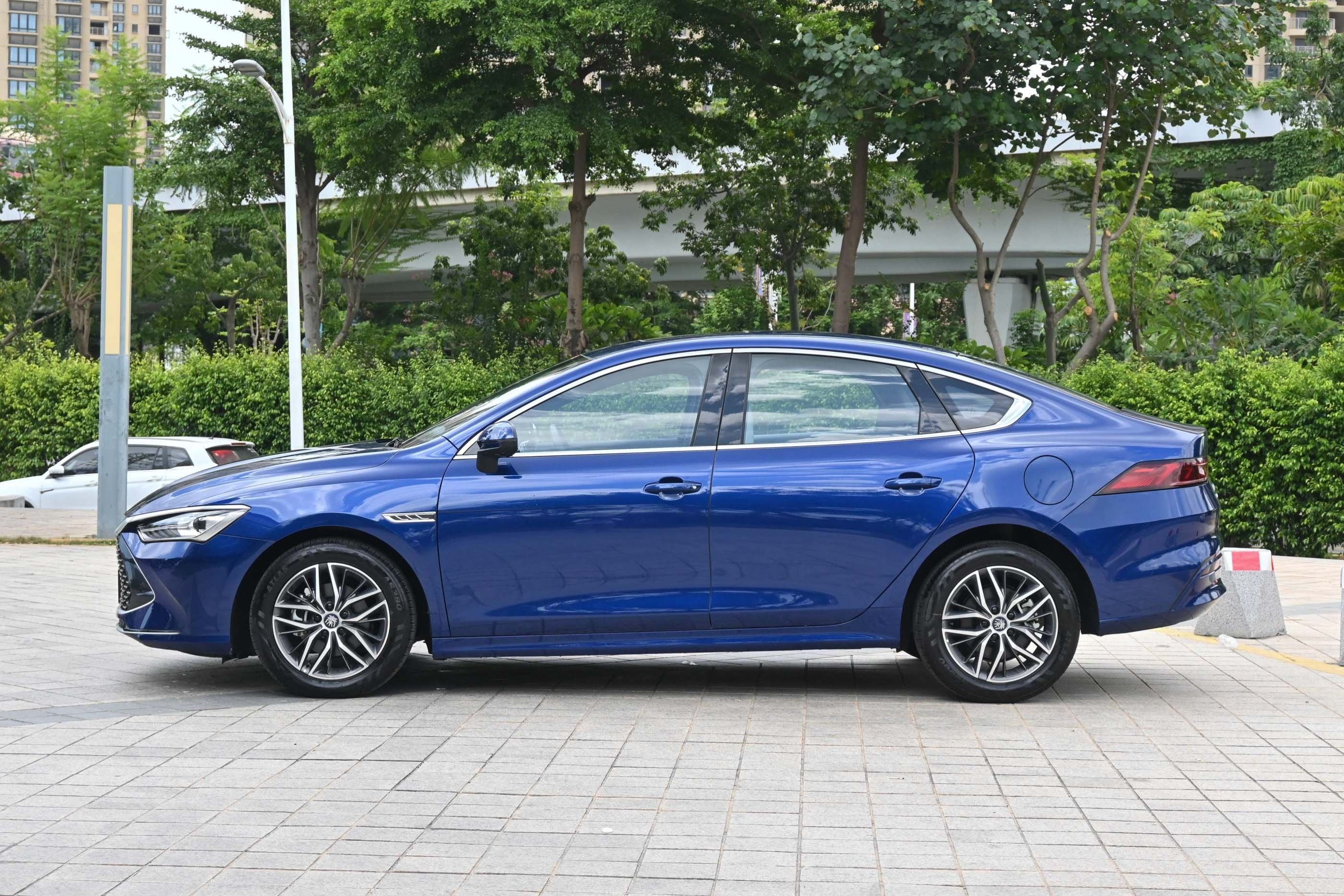 比亚迪 秦PLUS 2021款 DM-i 120KM 旗舰型