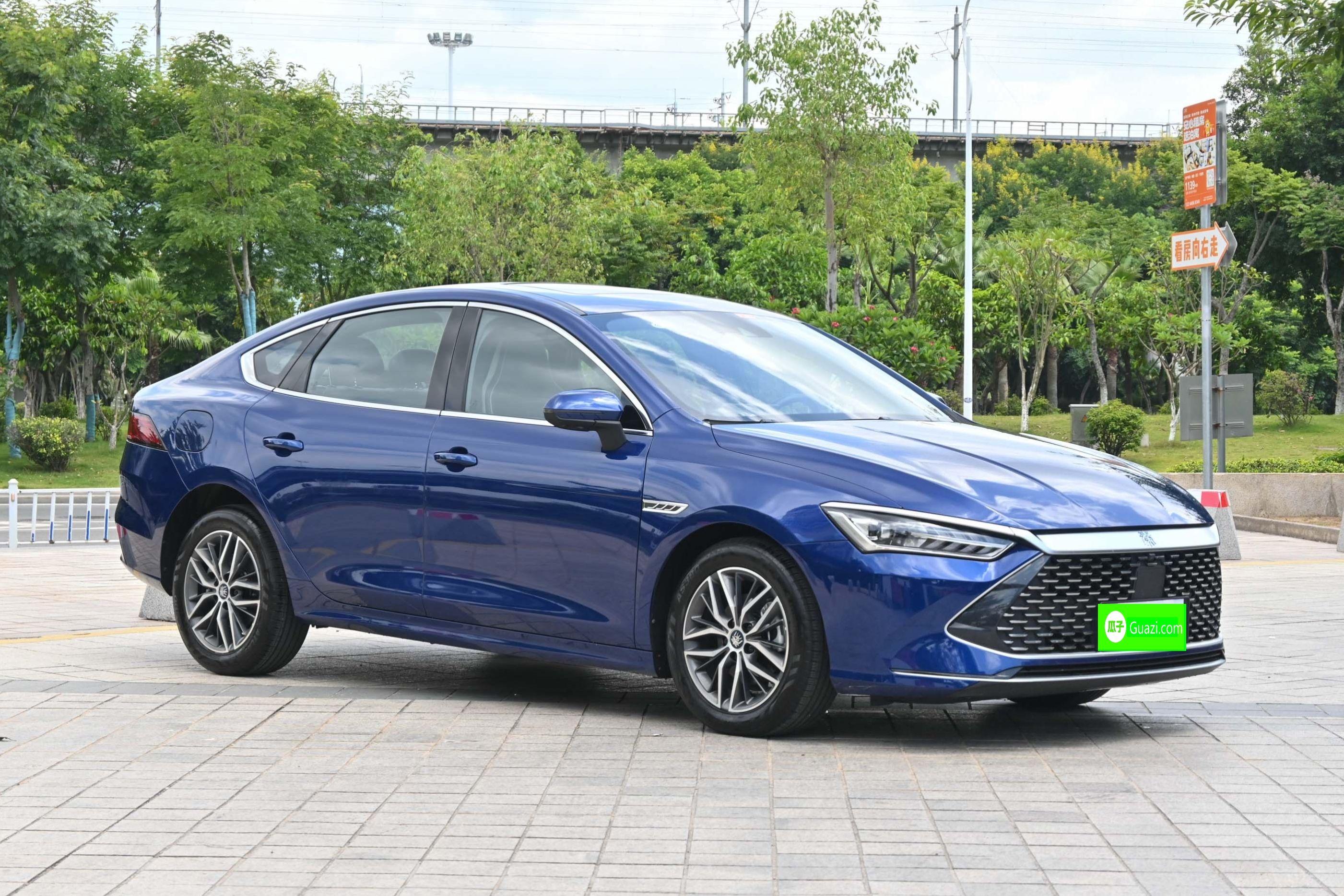 比亚迪 秦PLUS 2021款 DM-i 120KM 旗舰型