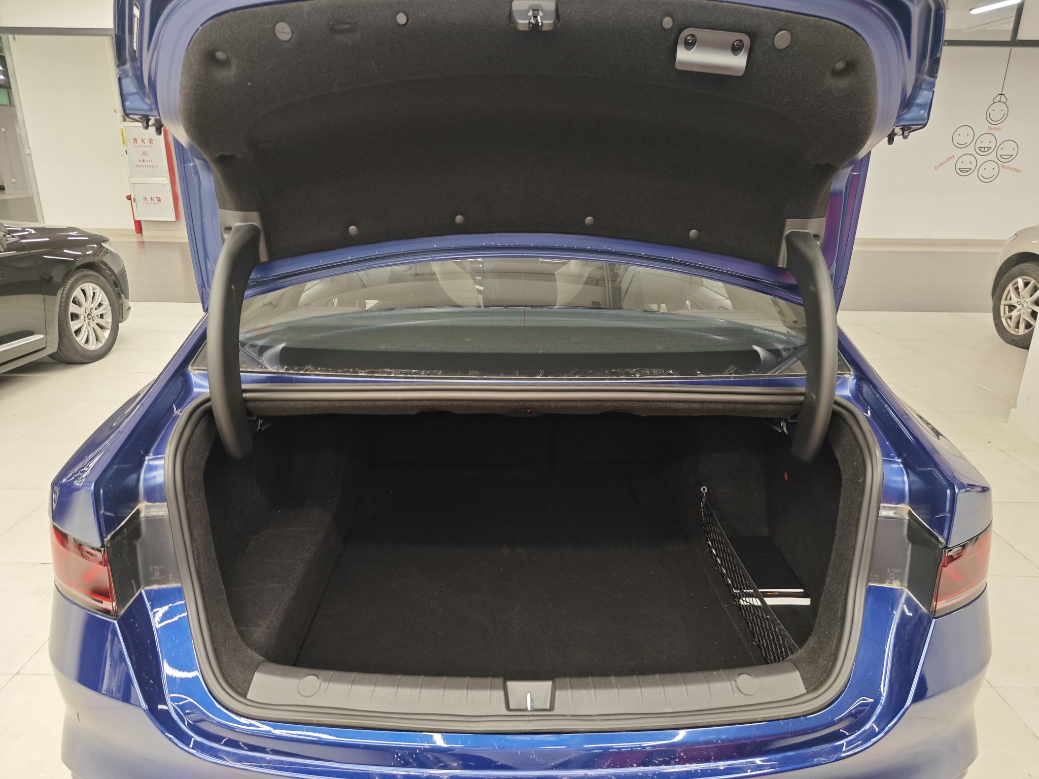 比亚迪 秦PLUS 2021款 DM-i 120KM 旗舰型