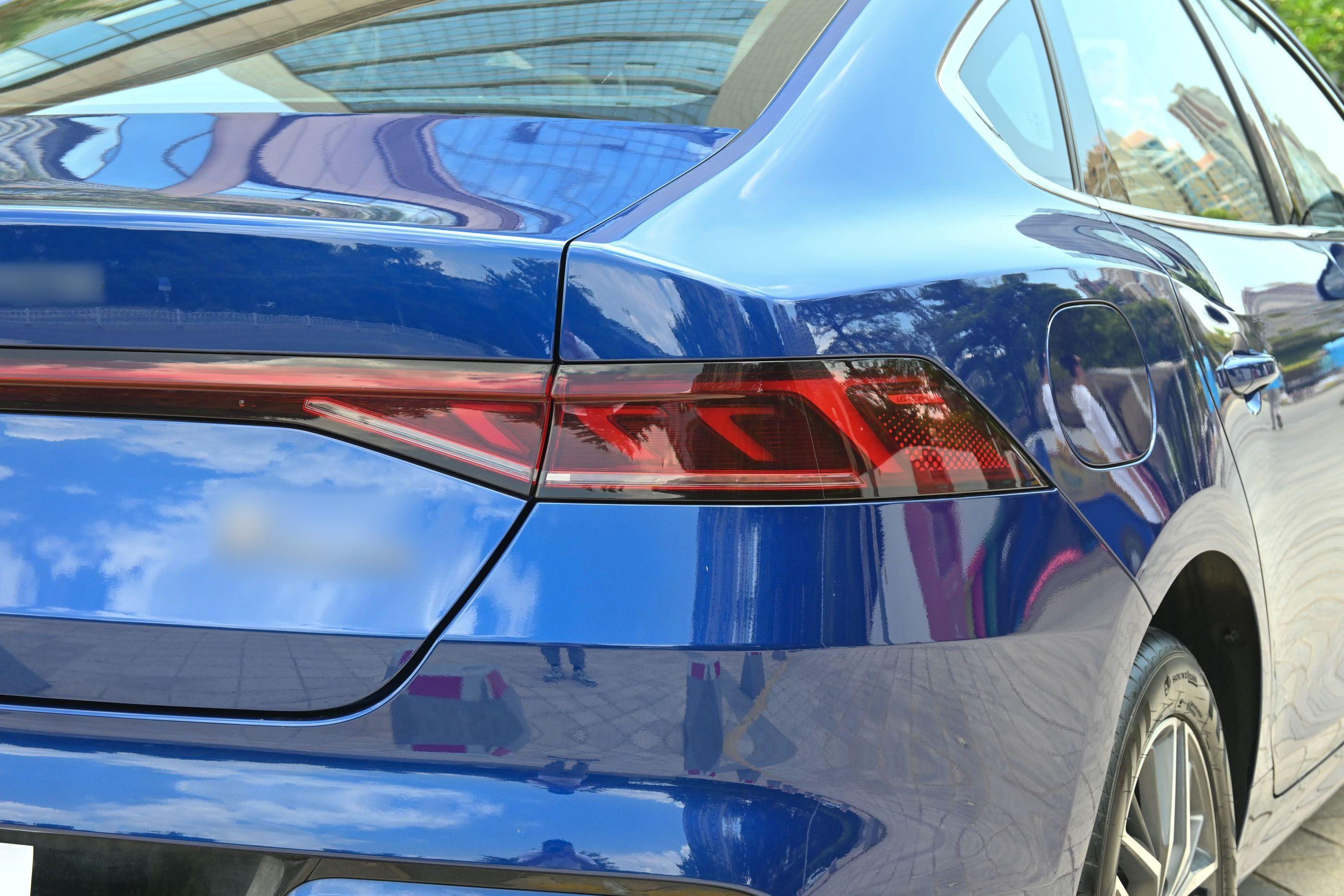 比亚迪 秦PLUS 2021款 DM-i 120KM 旗舰型