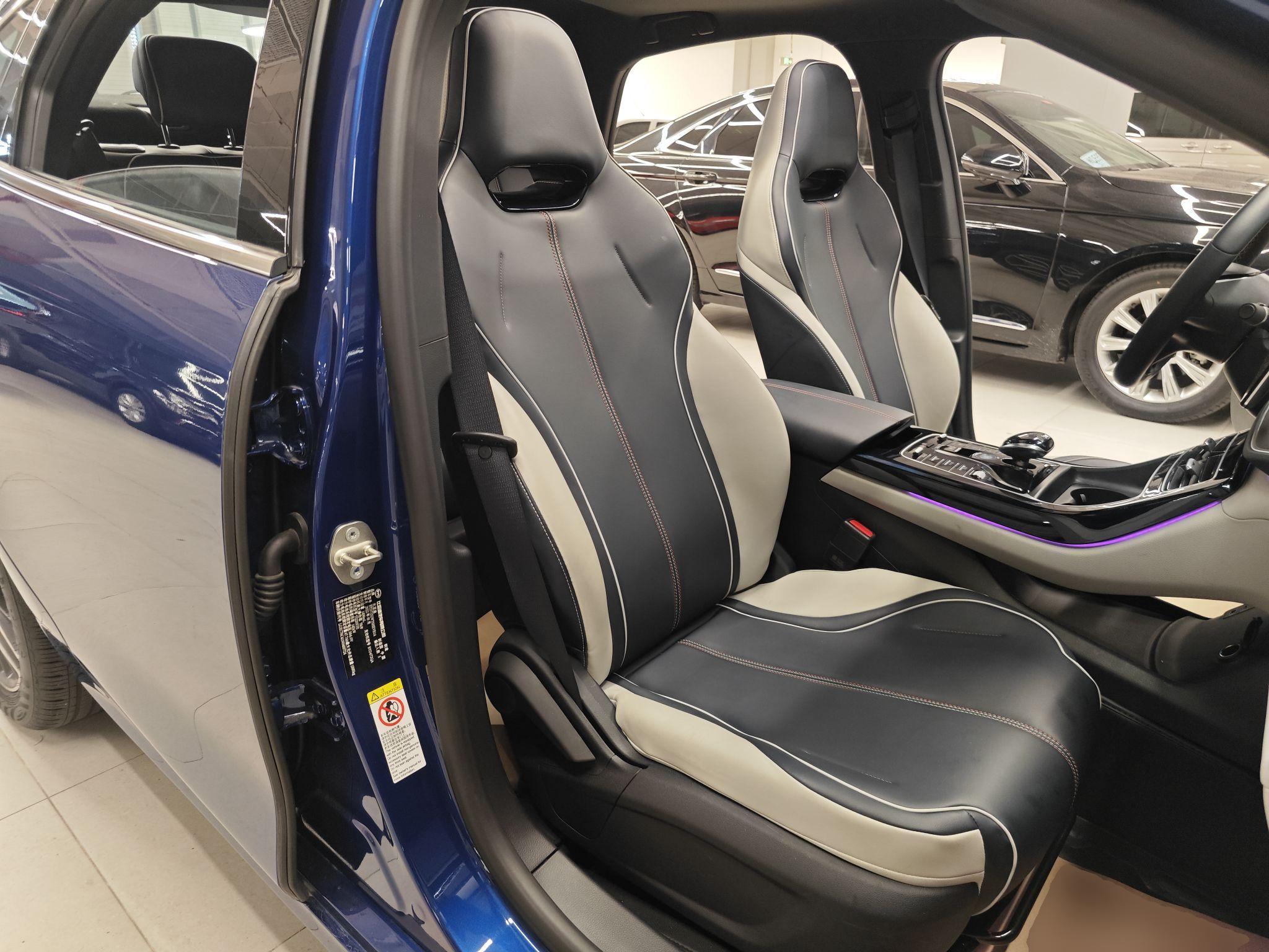 比亚迪 秦PLUS 2021款 DM-i 120KM 旗舰型