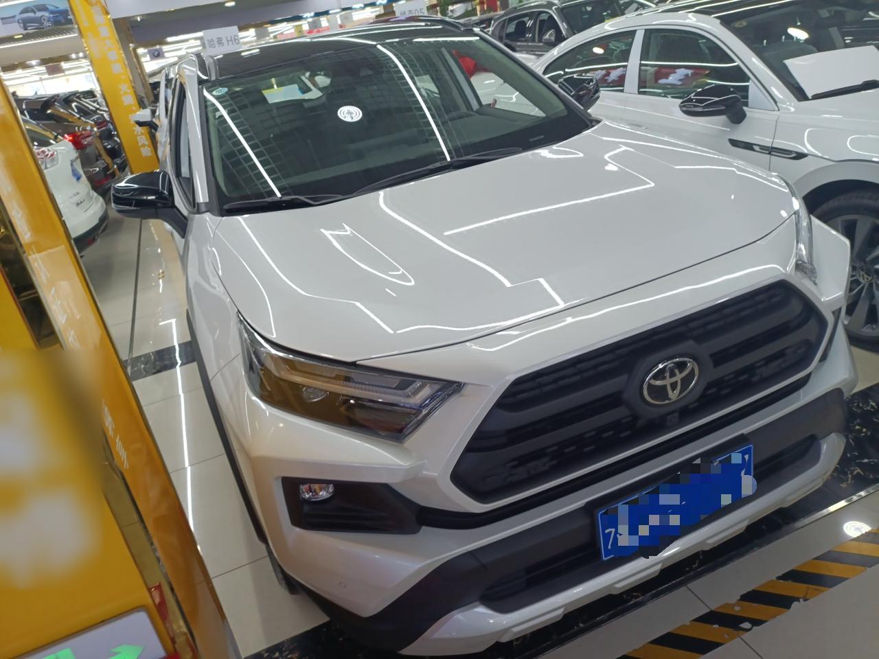 丰田 RAV4 2023款 2.0L CVT四驱探险Plus版