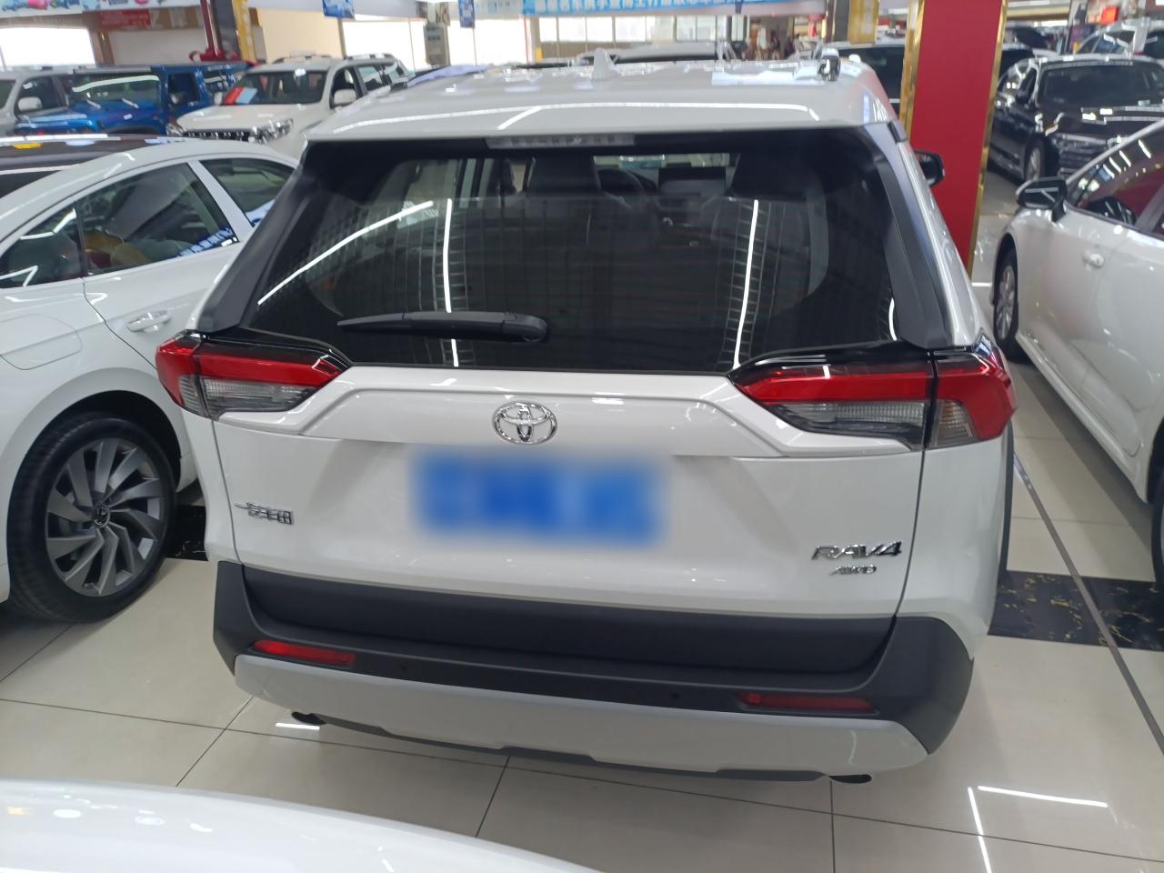 丰田 RAV4 2023款 2.0L CVT四驱探险Plus版