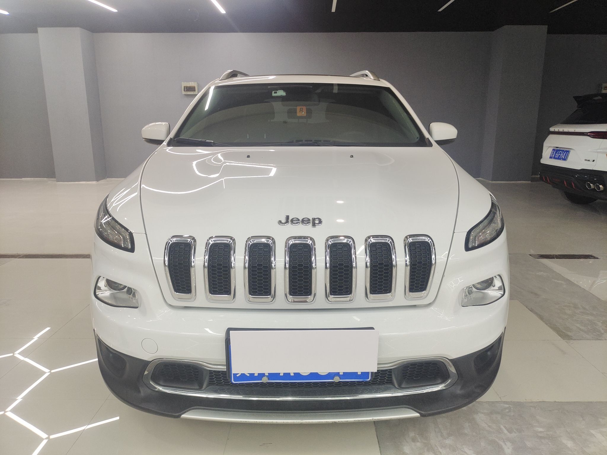 Jeep 自由光 2017款 2.0L 优越版