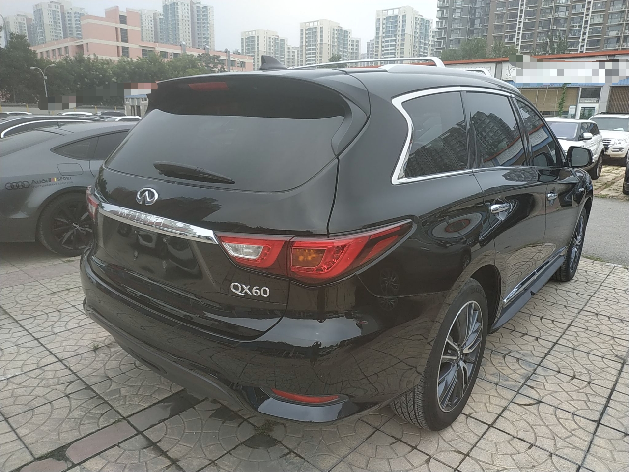 英菲尼迪QX60 2018款 2.5 S/C Hybrid 两驱冠军家庭版(进口)