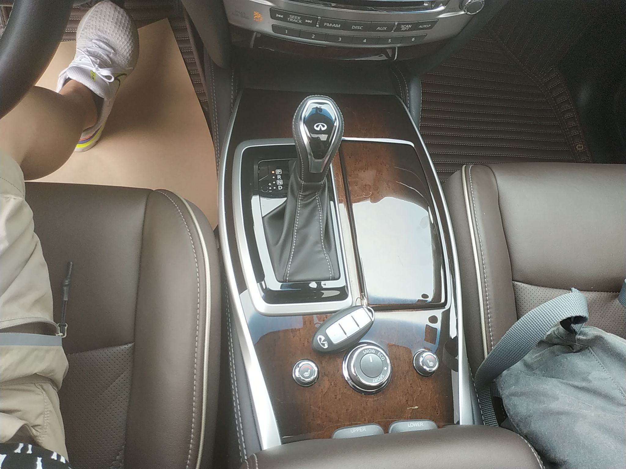 英菲尼迪QX60 2018款 2.5 S/C Hybrid 两驱冠军家庭版(进口)