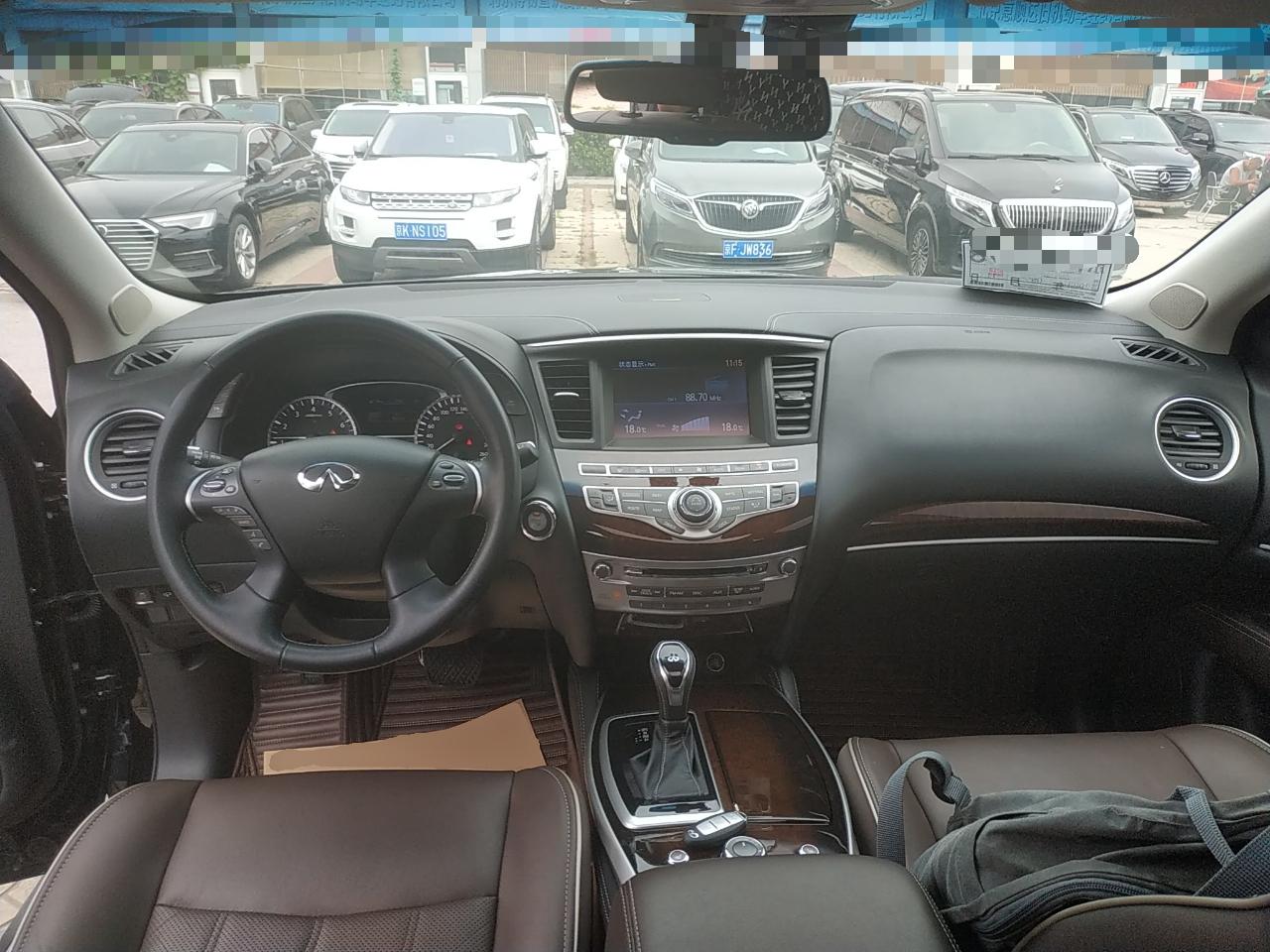 英菲尼迪QX60 2018款 2.5 S/C Hybrid 两驱冠军家庭版(进口)