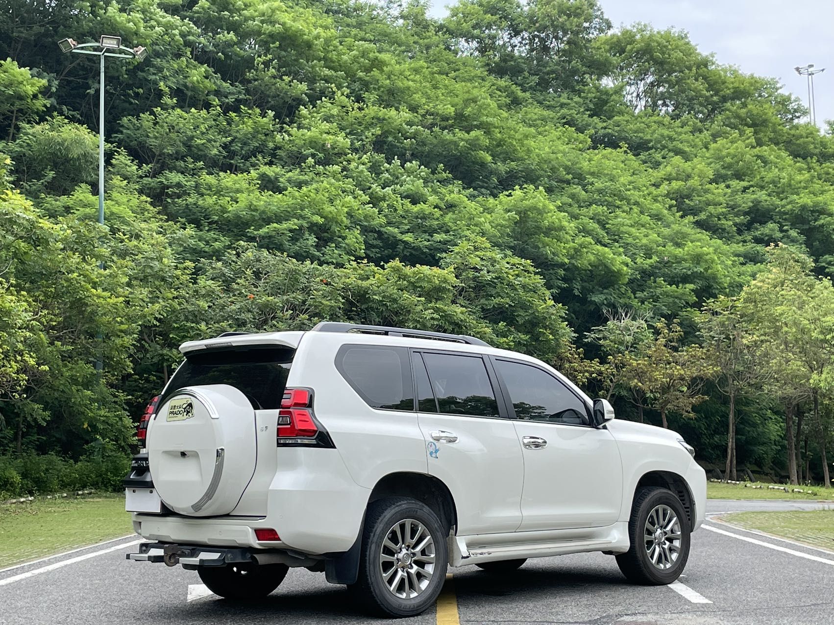 丰田 普拉多 2018款 3.5L 自动TX-L后挂备胎