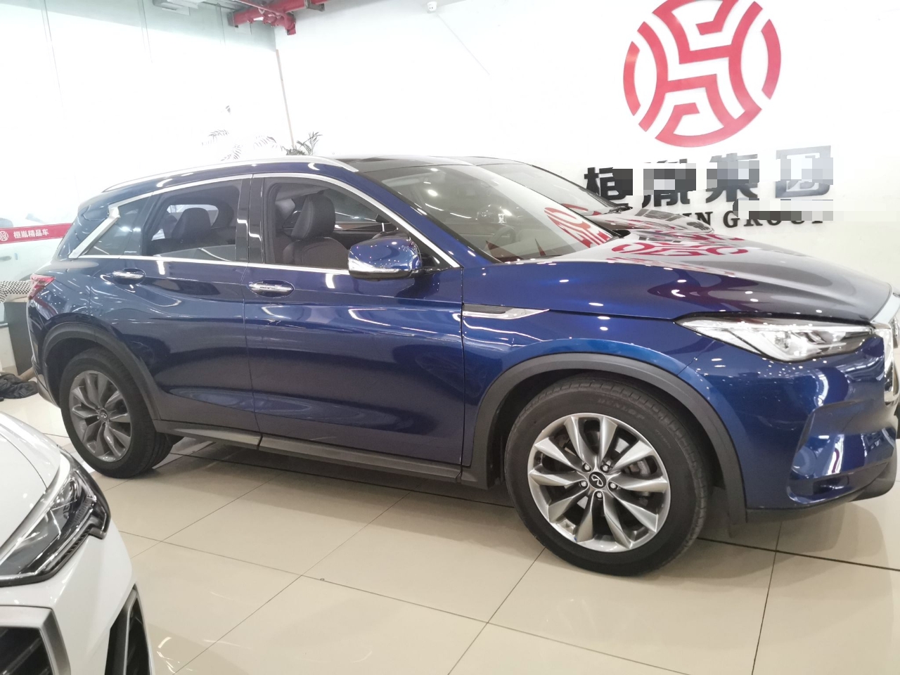 英菲尼迪QX50 2020款 改款 2.0T 四驱菁英版