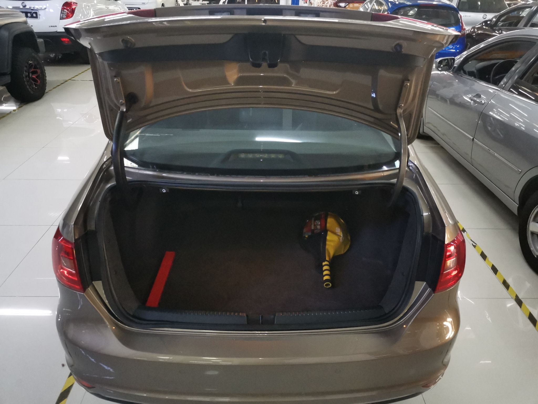 大众 速腾 2012款 1.4TSI 自动豪华型