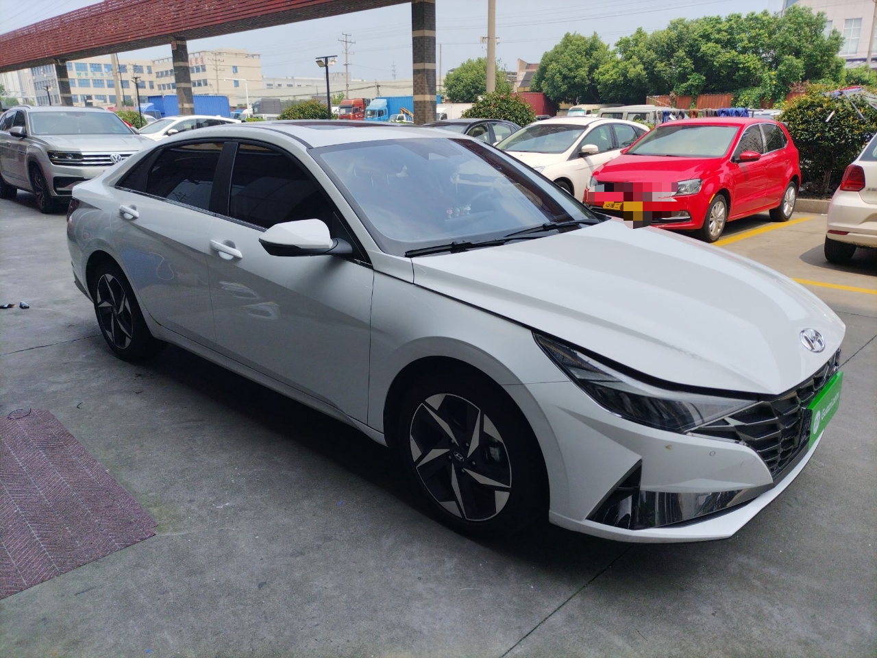 现代 伊兰特 2022款 1.5L CVT LUX尊贵版