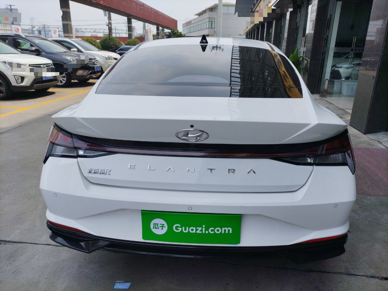 现代 伊兰特 2022款 1.5L CVT LUX尊贵版