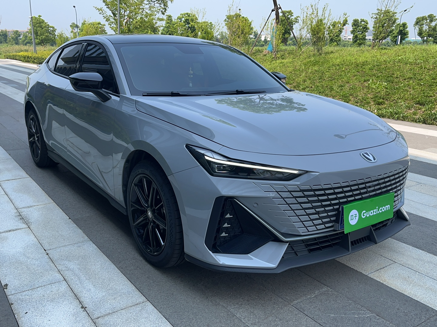 长安UNI-V 2022款 1.5T 尊贵型