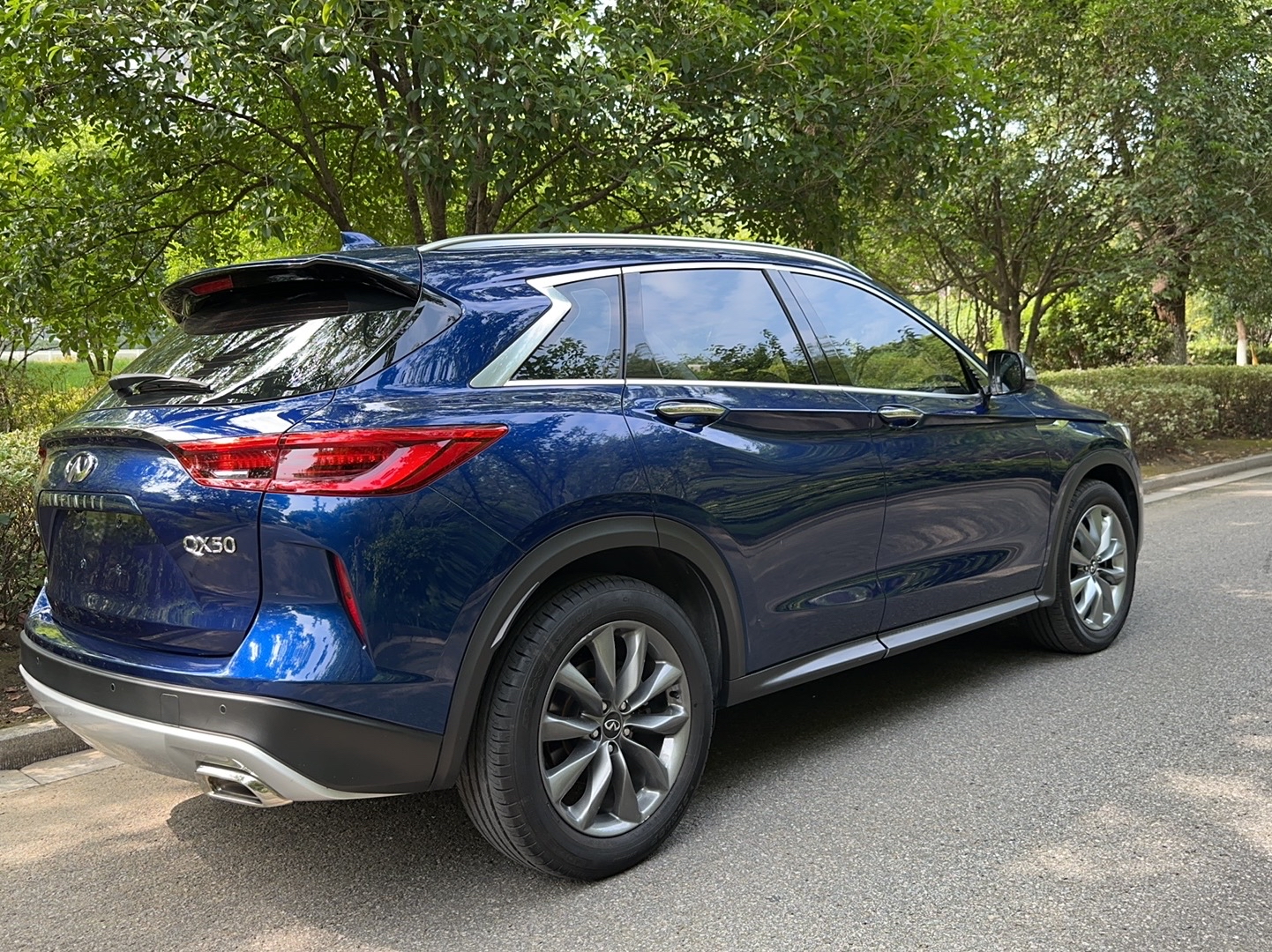 英菲尼迪QX50 2020款 改款 2.0T 四驱菁英版