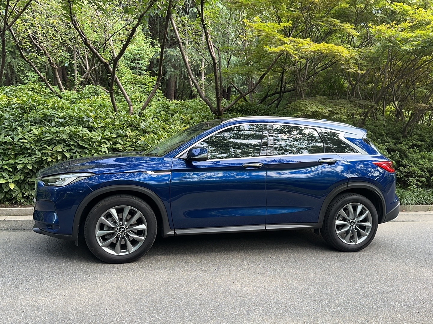 英菲尼迪QX50 2020款 改款 2.0T 四驱菁英版