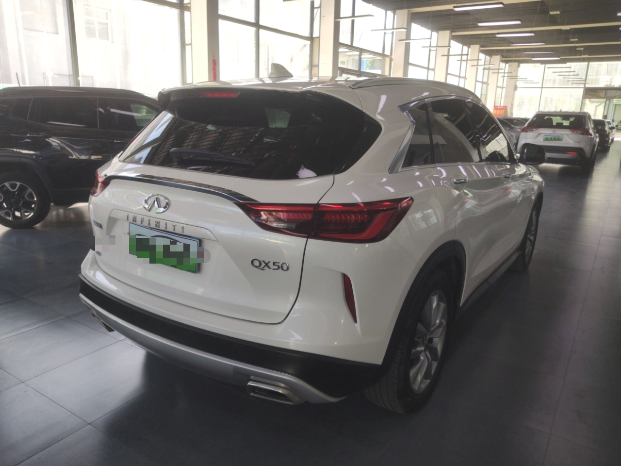 英菲尼迪QX50 2020款 2.0T 四驱菁英版