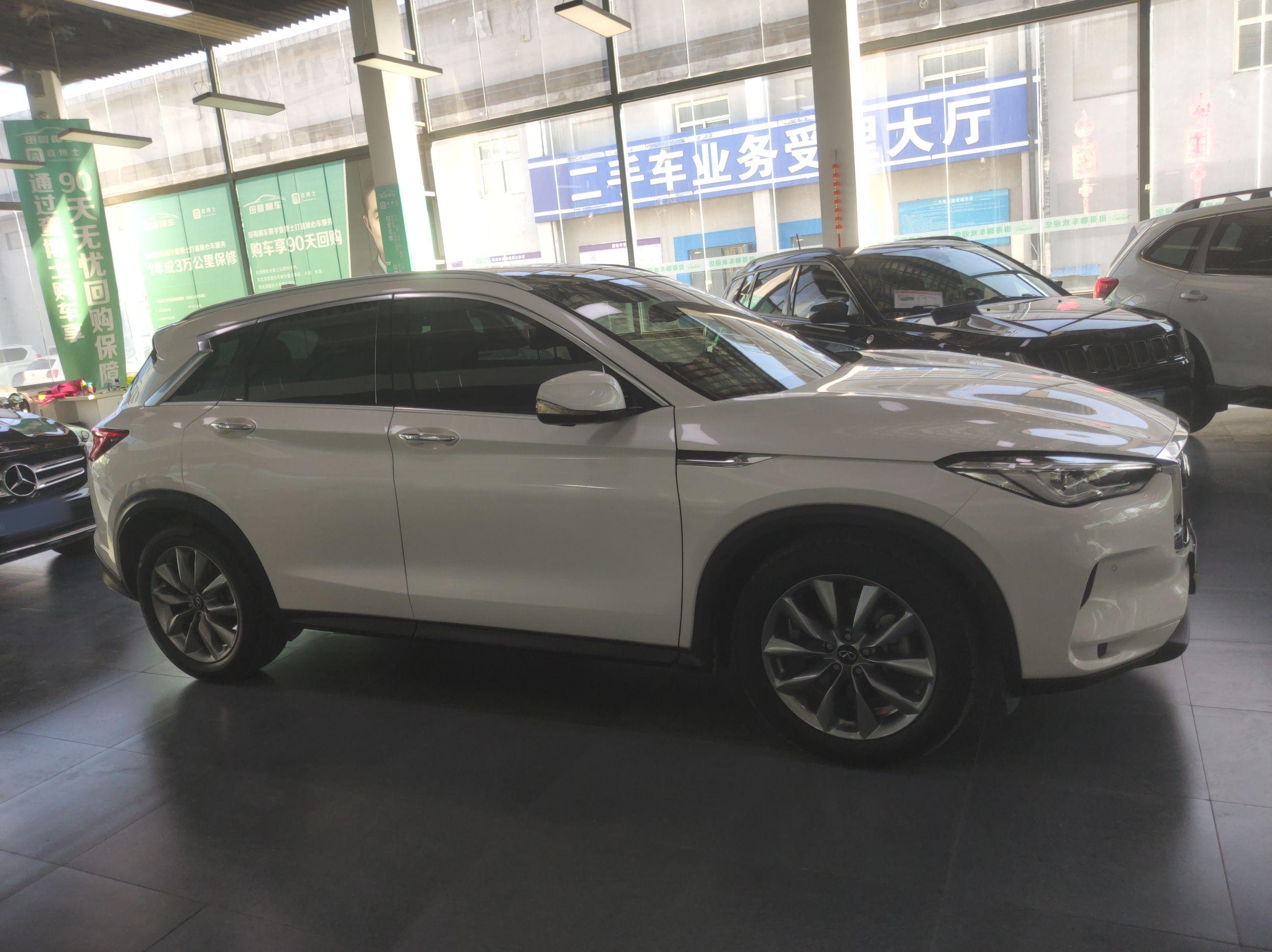 英菲尼迪QX50 2020款 2.0T 四驱菁英版