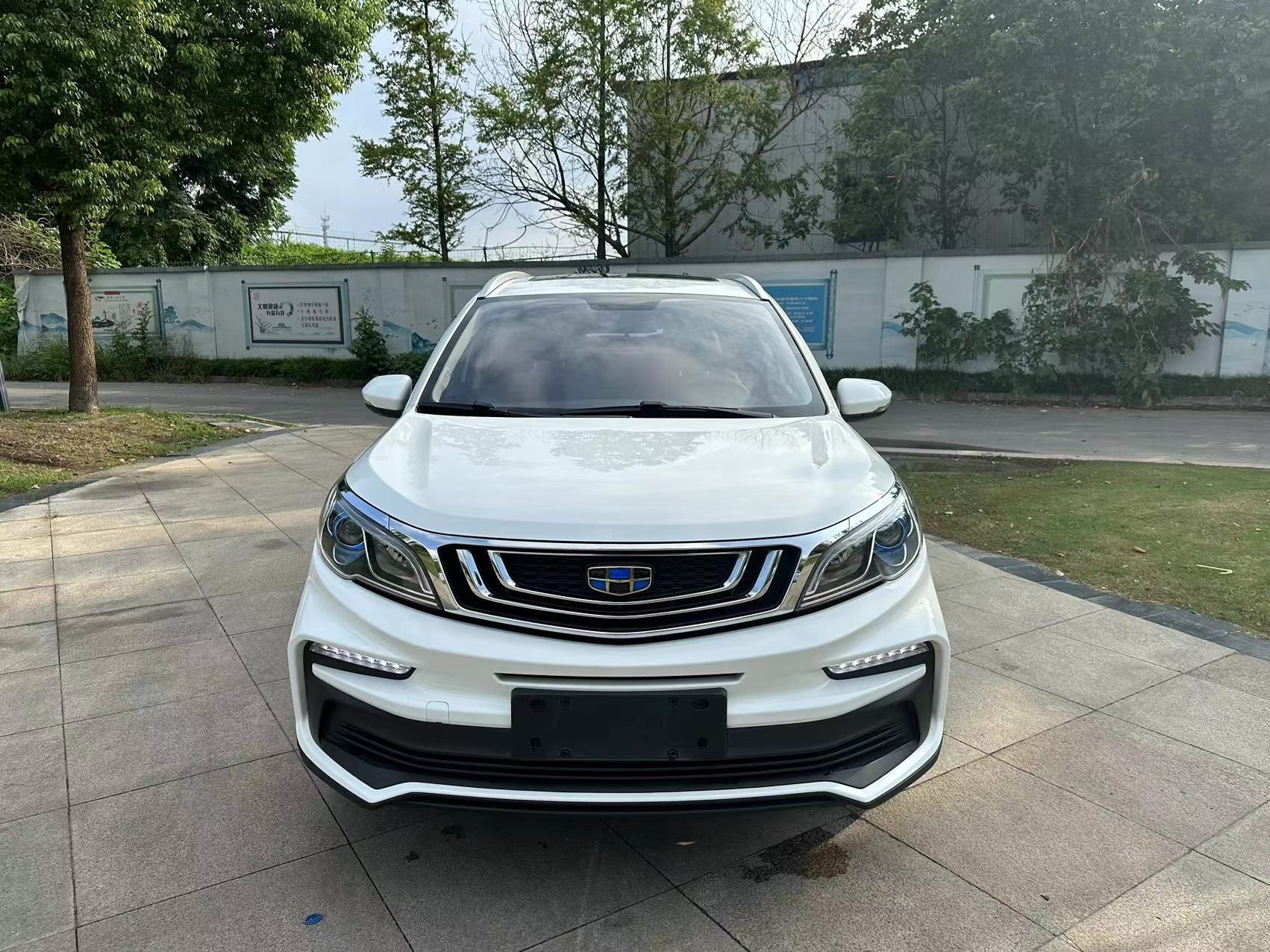 吉利汽车 远景X3 2019款 升级版 1.5L CVT尊贵型