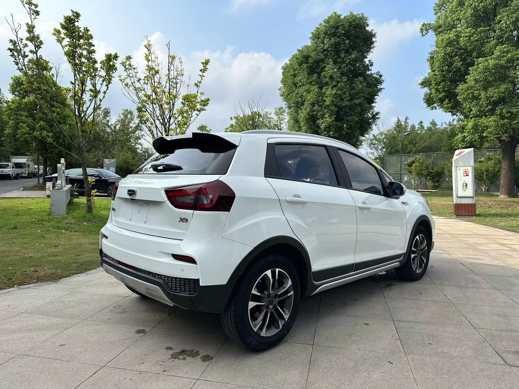 吉利汽车 远景X3 2019款 升级版 1.5L CVT尊贵型