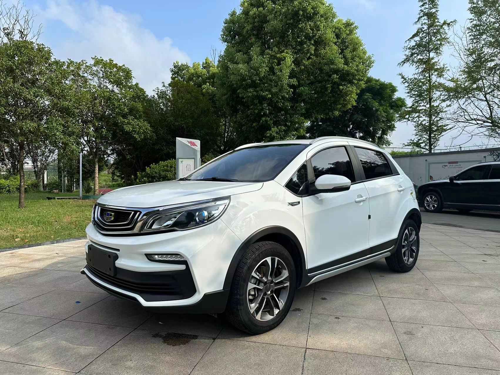 吉利汽车 远景X3 2019款 升级版 1.5L CVT尊贵型