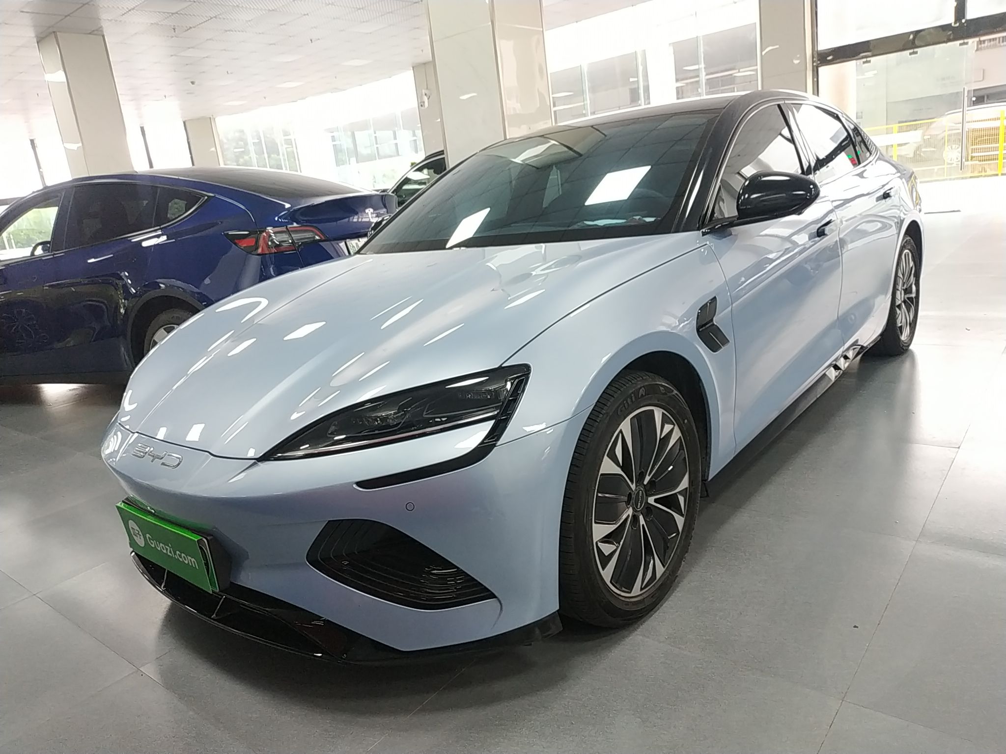 比亚迪 海豹 2022款 550km 标准续航后驱版尊贵型