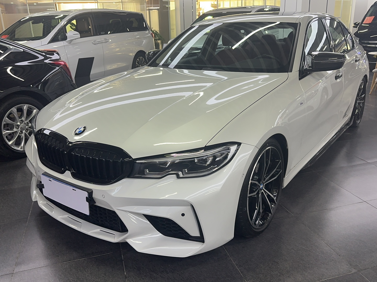 宝马3系 2021款 改款二 325i M运动曜夜套装