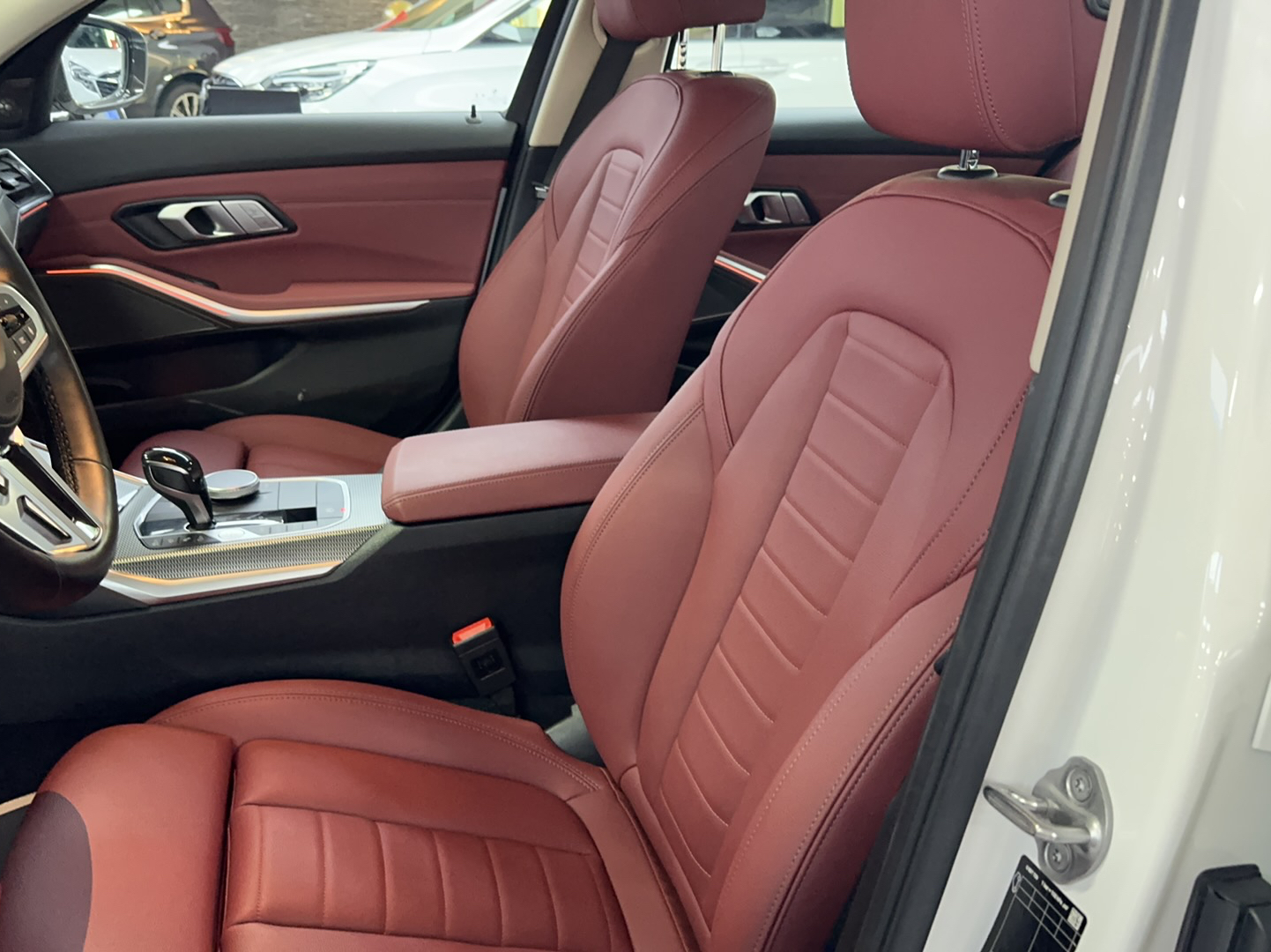 宝马3系 2021款 改款二 325i M运动曜夜套装