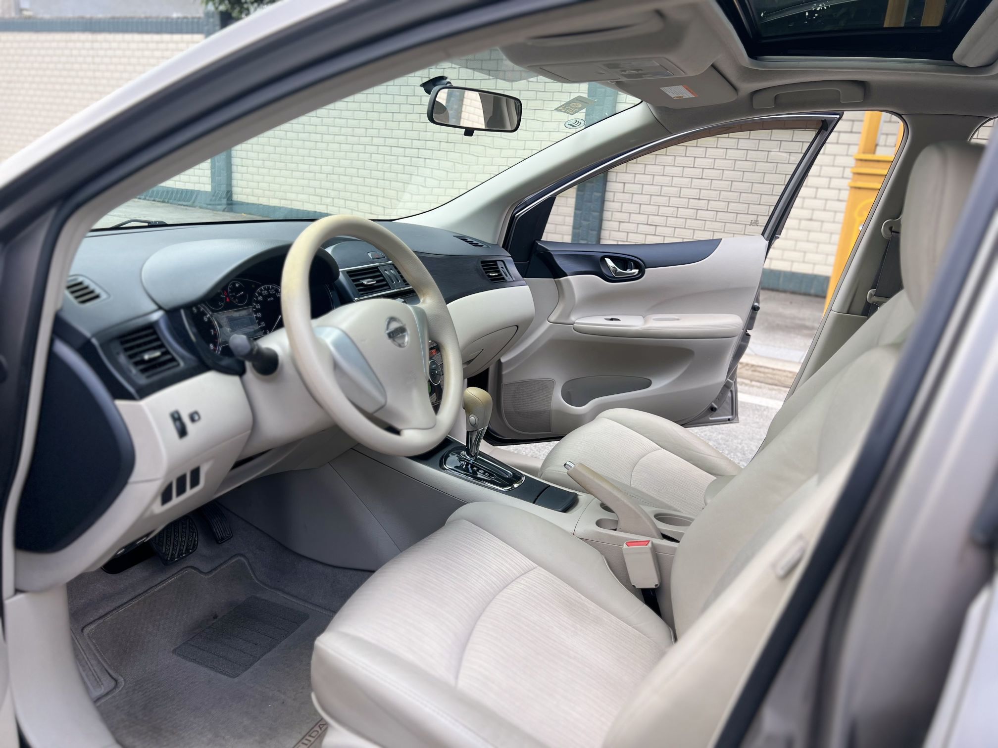 日产 骐达 2011款 1.6L CVT智能型