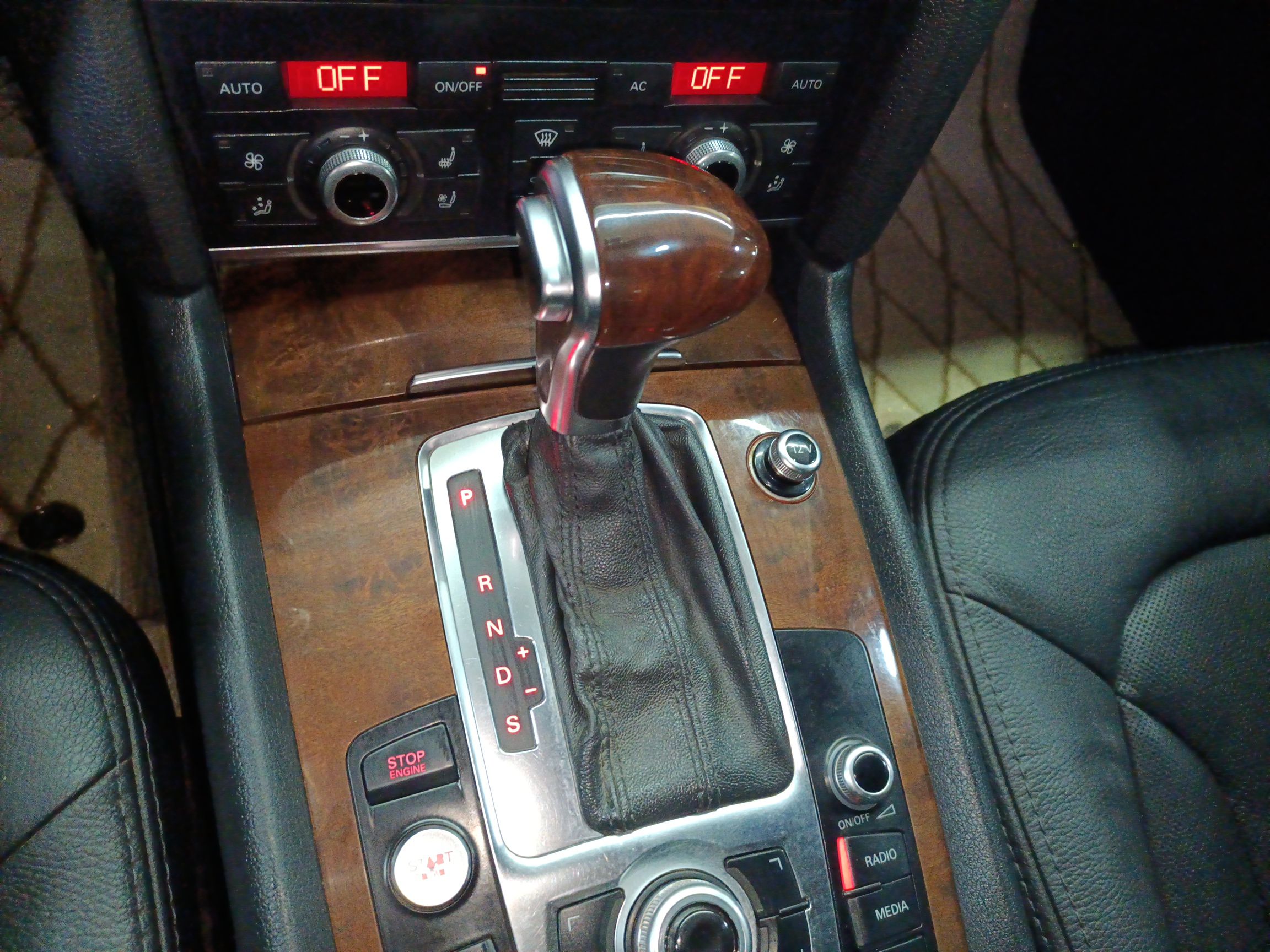 奥迪Q7 2011款 3.0 TFSI 进取型(200kW)(进口)