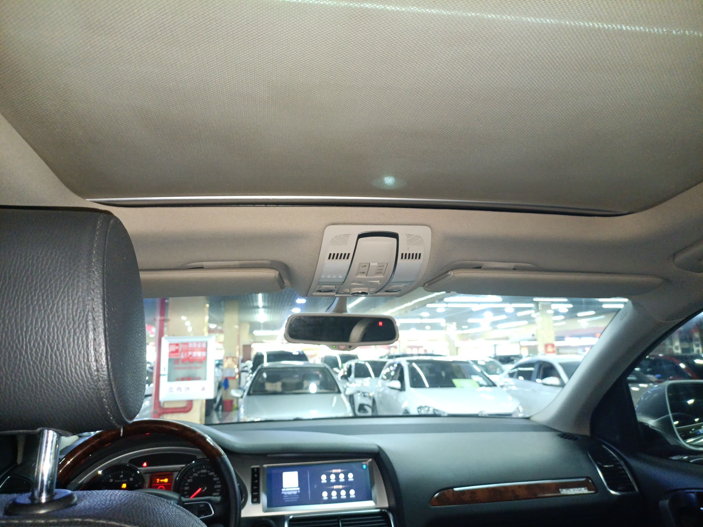 奥迪Q7 2011款 3.0 TFSI 进取型(200kW)(进口)