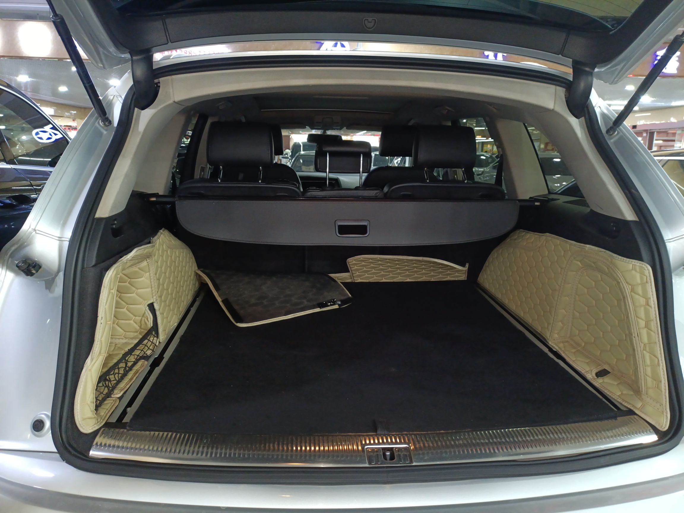 奥迪Q7 2011款 3.0 TFSI 进取型(200kW)(进口)