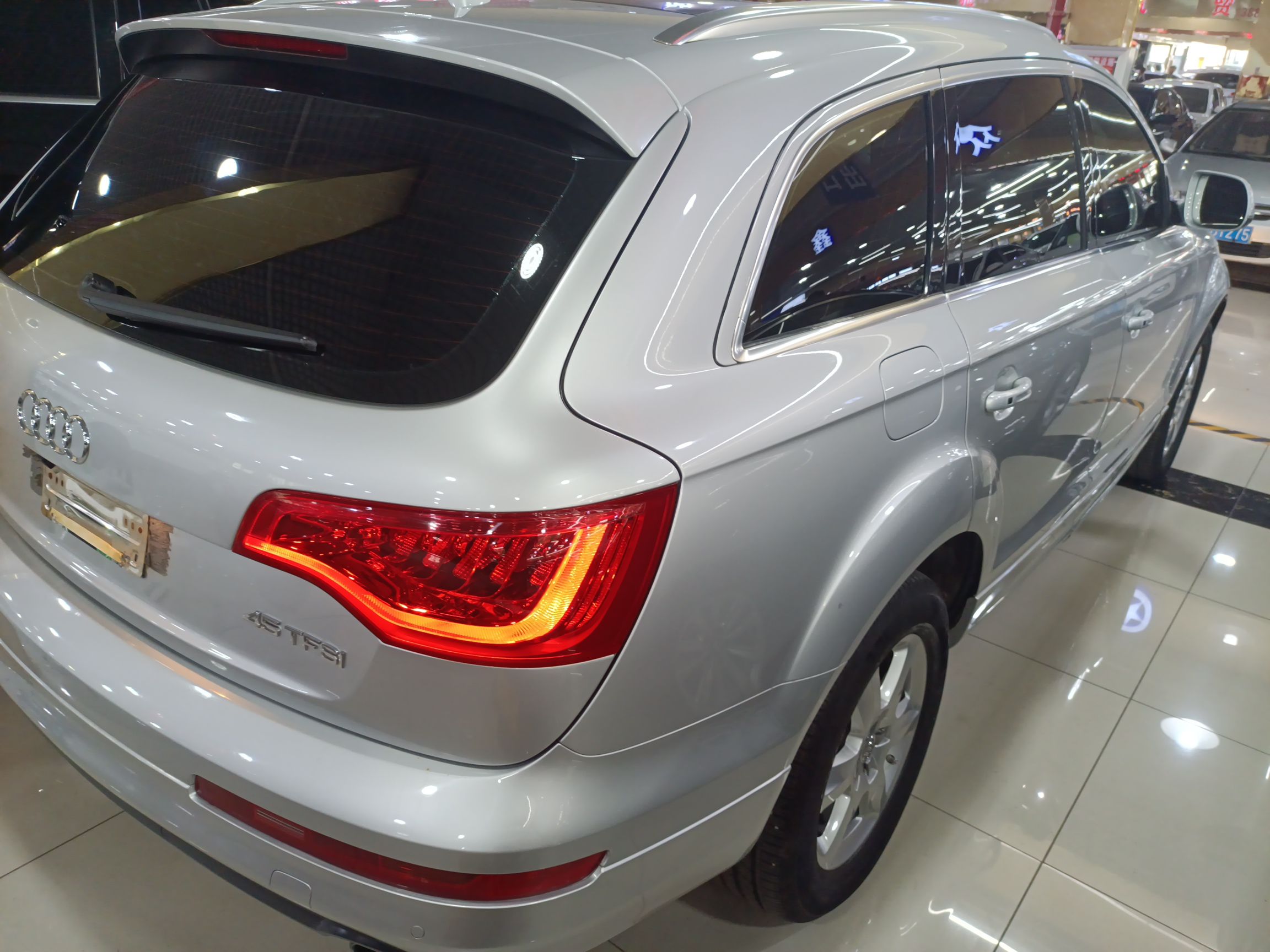 奥迪Q7 2011款 3.0 TFSI 进取型(200kW)(进口)