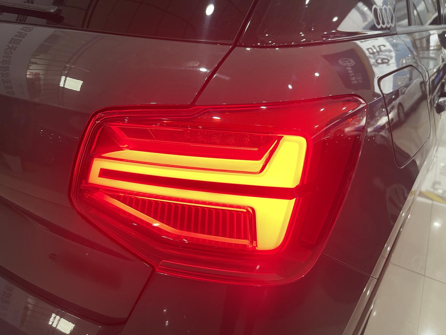 奥迪Q2L 2021款 35 TFSI 进取动感型