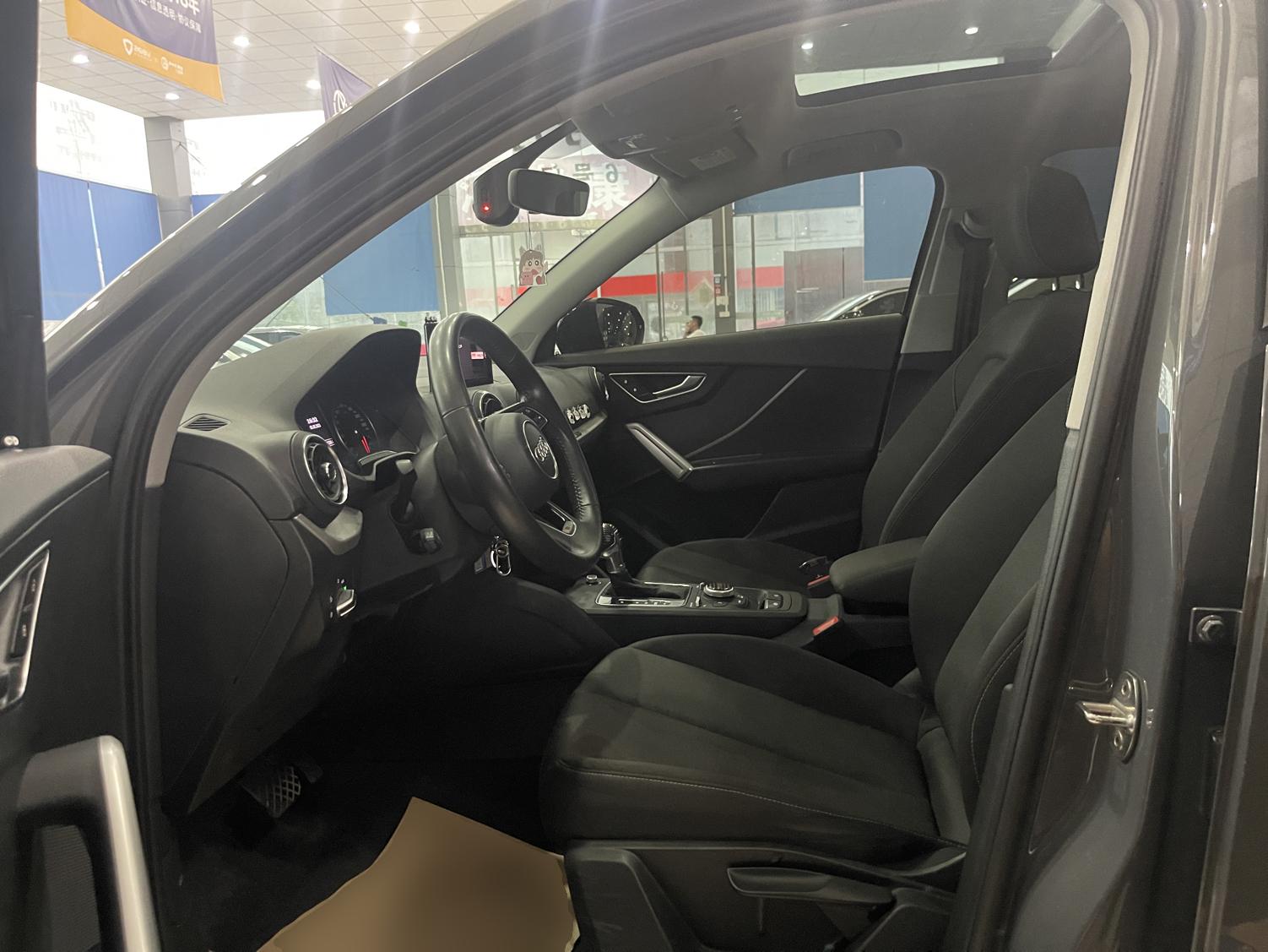 奥迪Q2L 2021款 35 TFSI 进取动感型