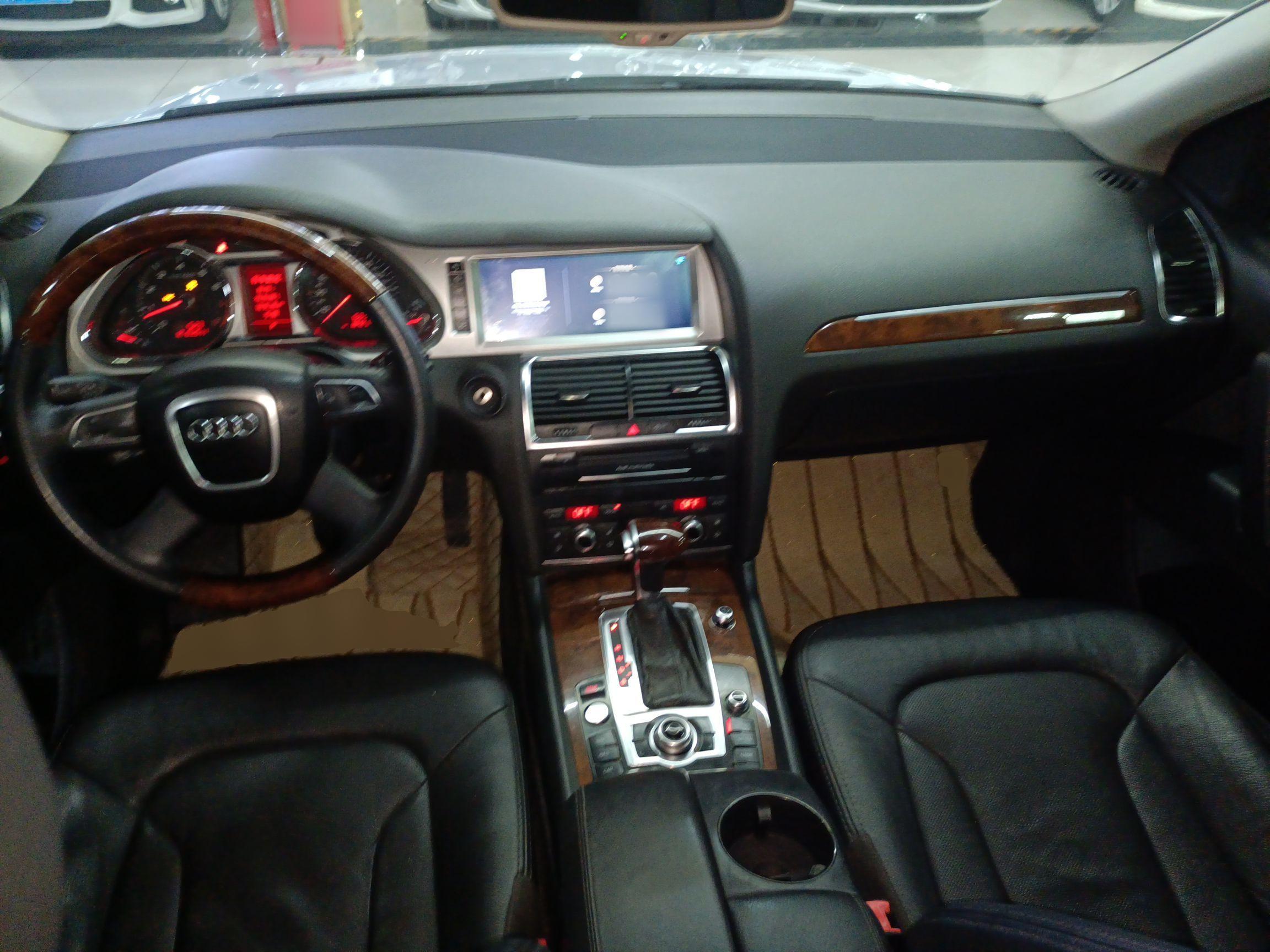 奥迪Q7 2011款 3.0 TFSI 进取型(200kW)(进口)