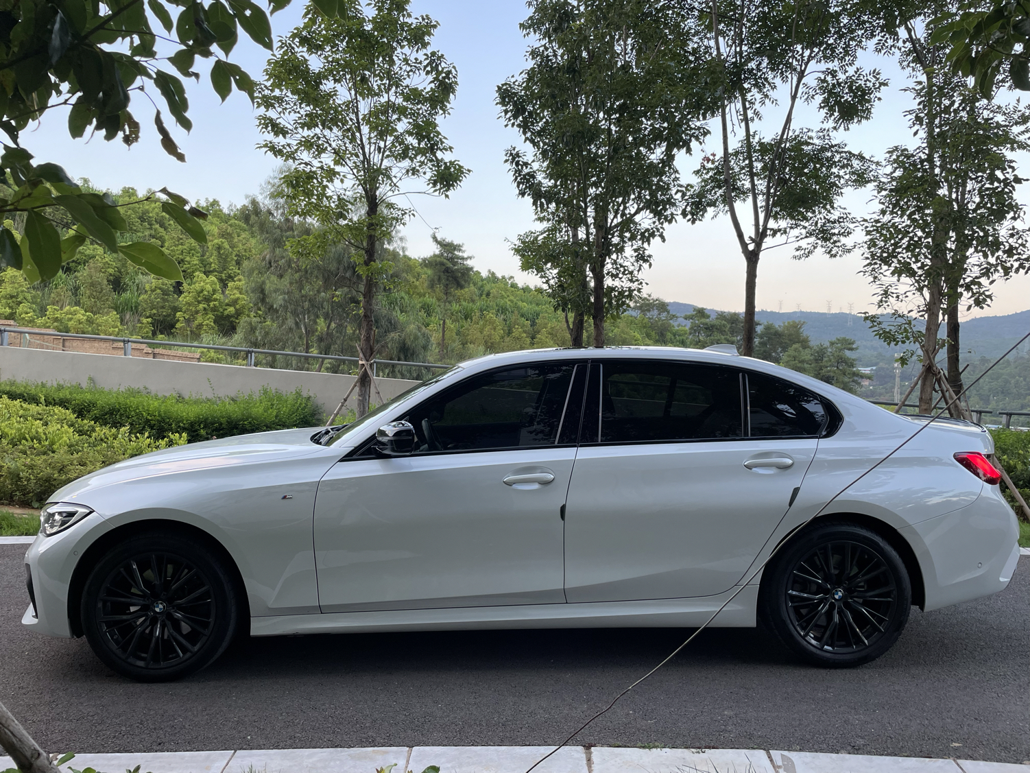 宝马3系 2020款 330Li xDrive M运动曜夜套装