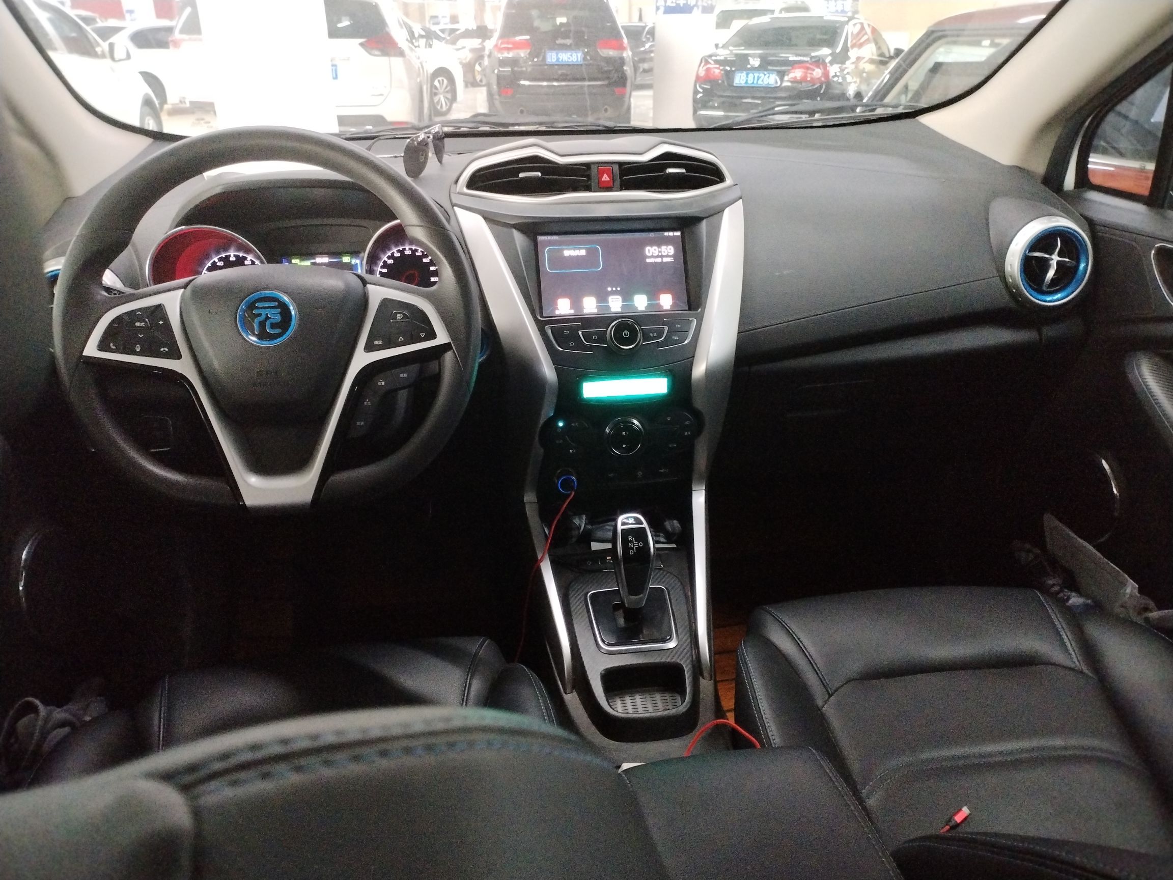 比亚迪 元新能源 2019款 EV360 智联领尚型