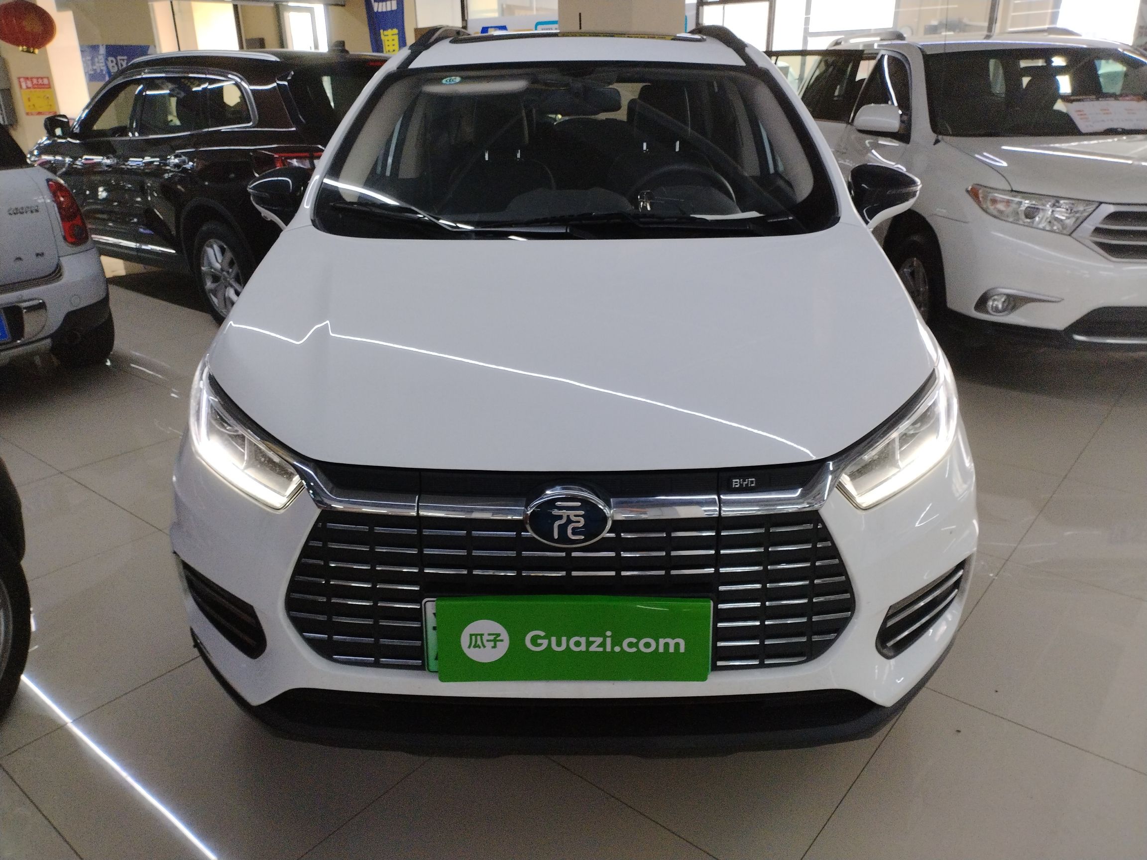 比亚迪 元新能源 2019款 EV360 智联领尚型