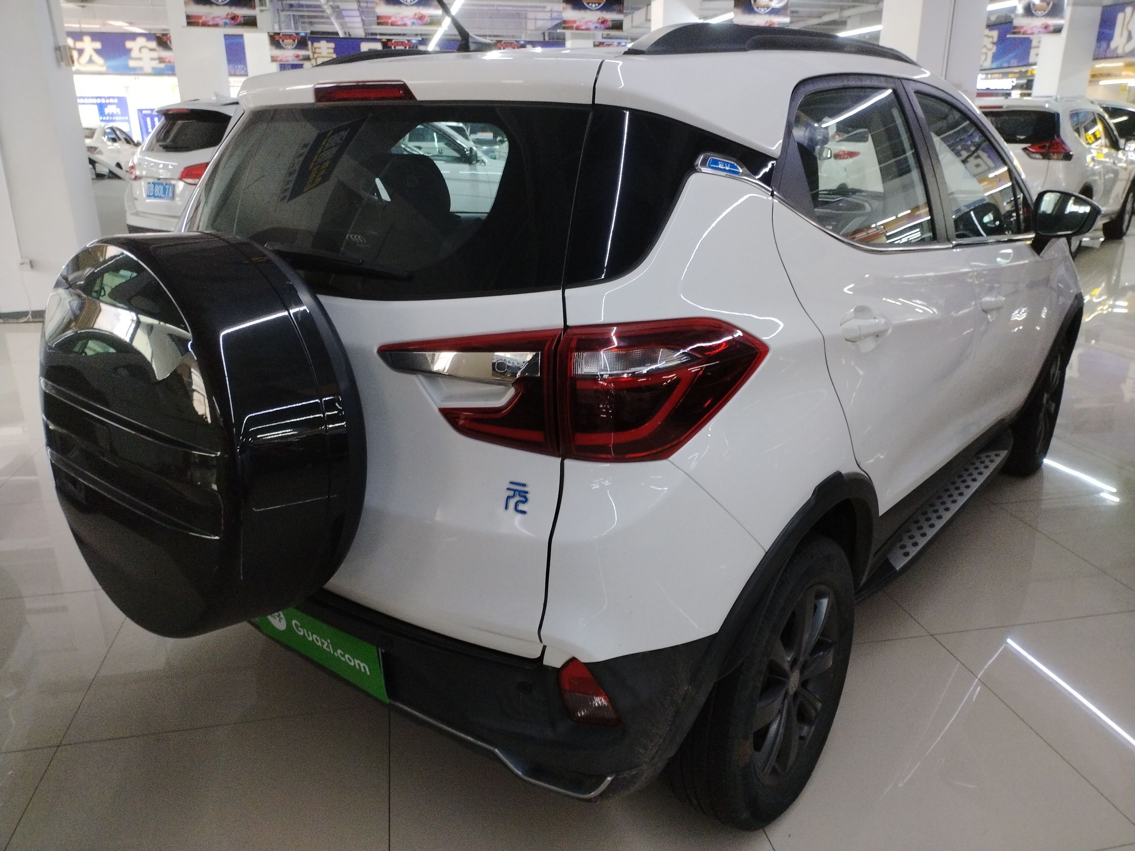 比亚迪 元新能源 2019款 EV360 智联领尚型