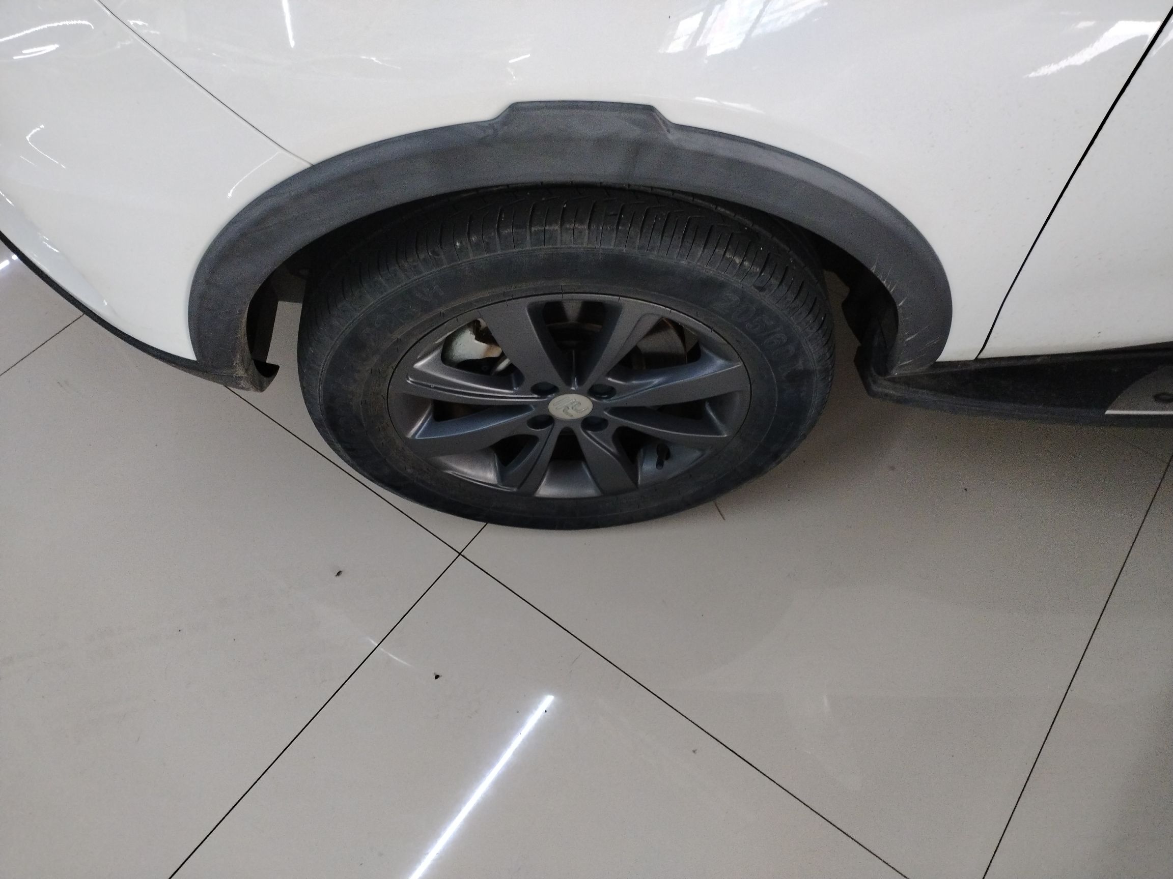 比亚迪 元新能源 2019款 EV360 智联领尚型