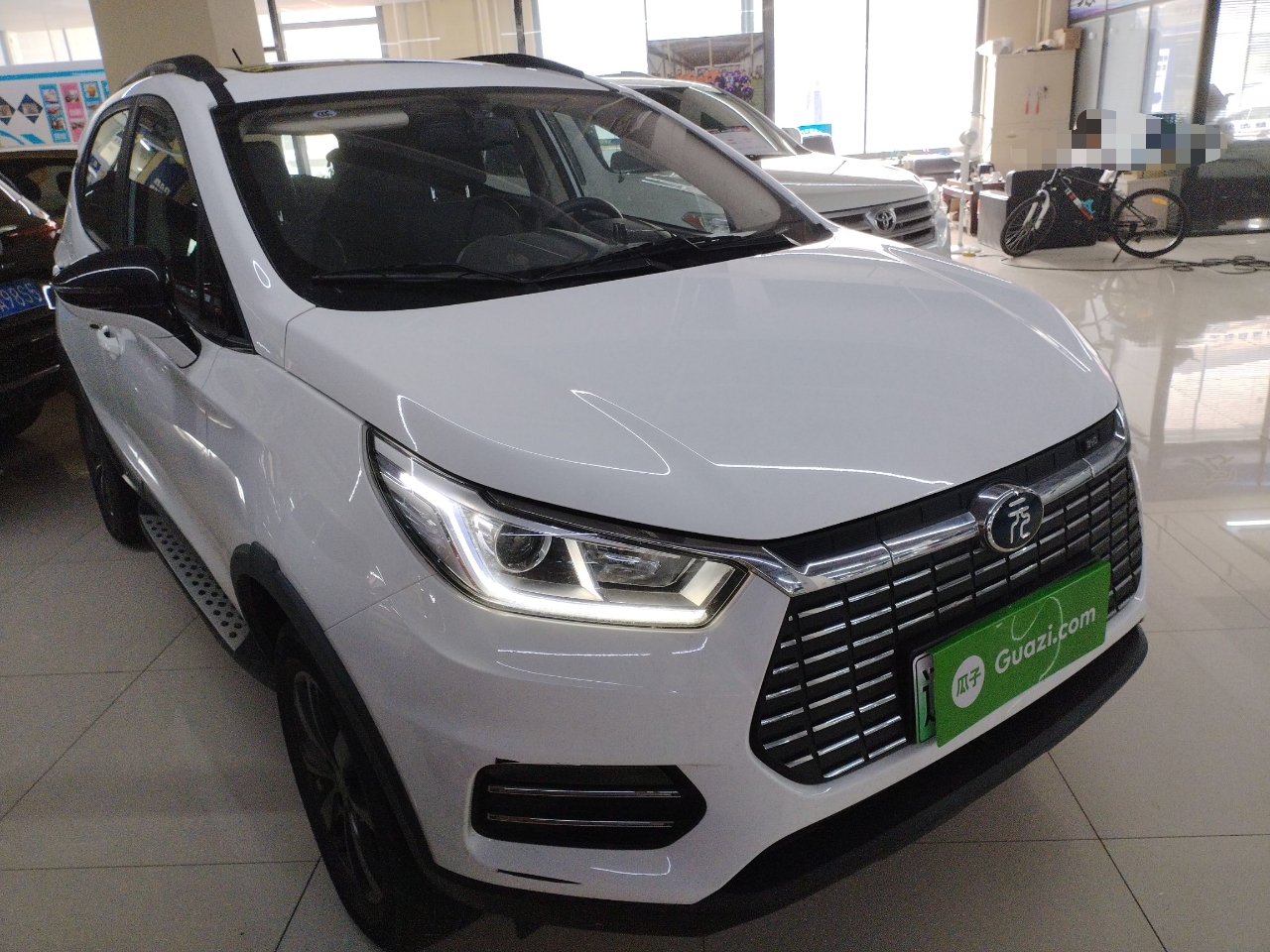 比亚迪 元新能源 2019款 EV360 智联领尚型