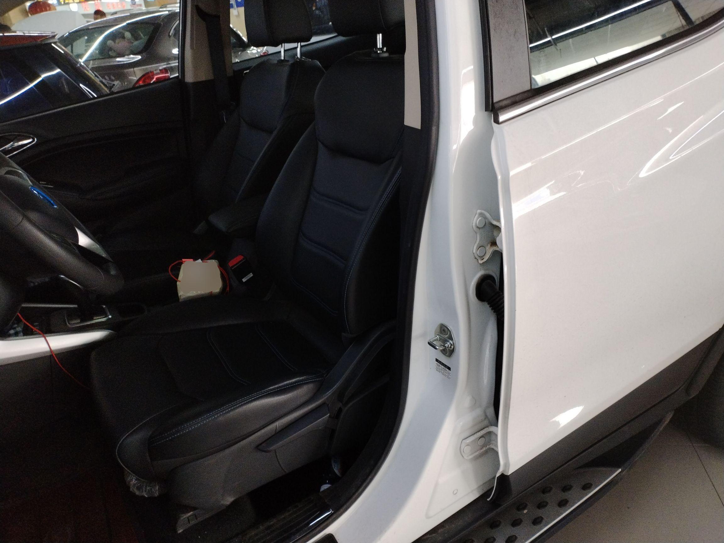 比亚迪 元新能源 2019款 EV360 智联领尚型