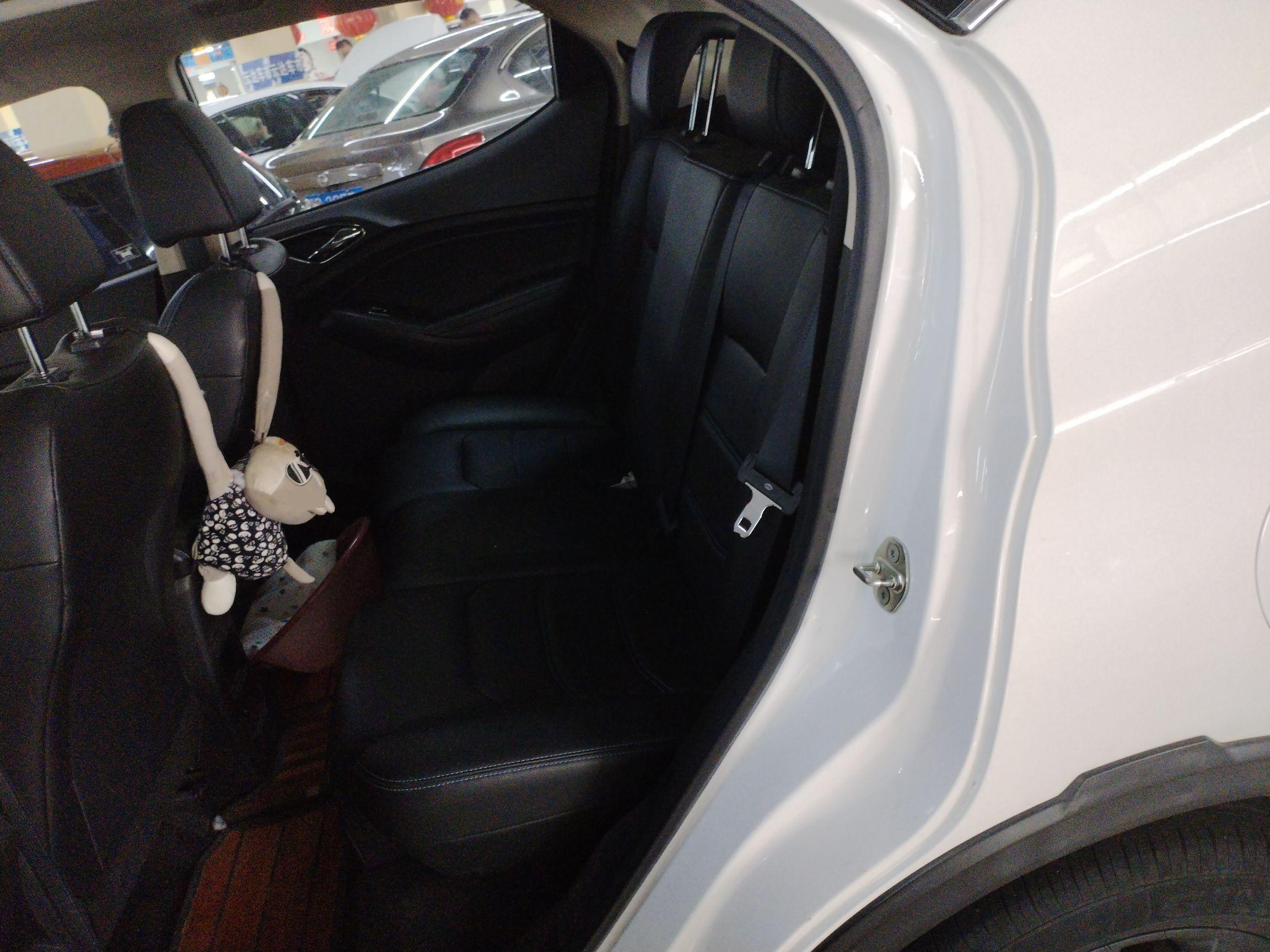 比亚迪 元新能源 2019款 EV360 智联领尚型