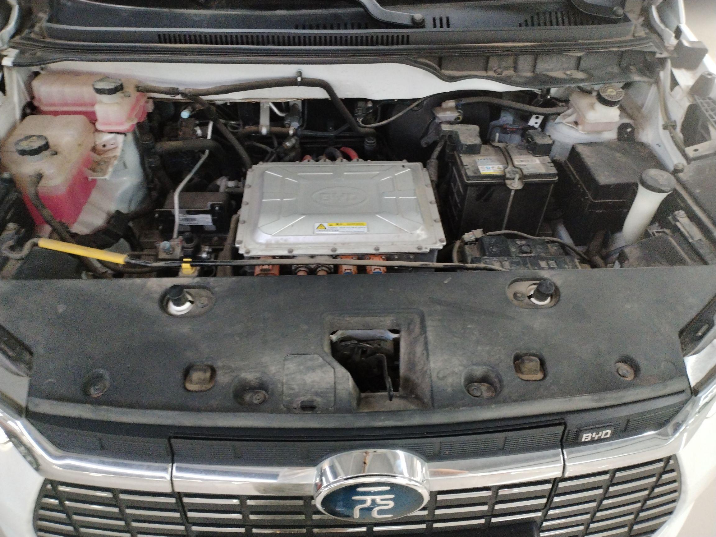 比亚迪 元新能源 2019款 EV360 智联领尚型