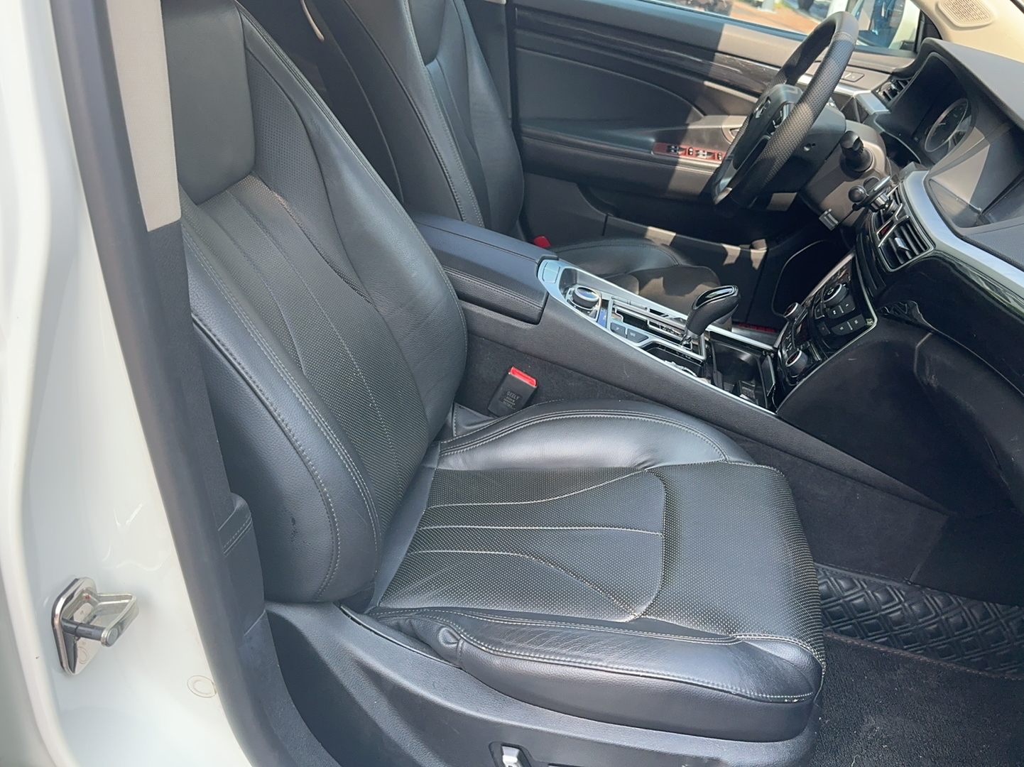 吉利汽车 博瑞 2015款 1.8T 尊贵型