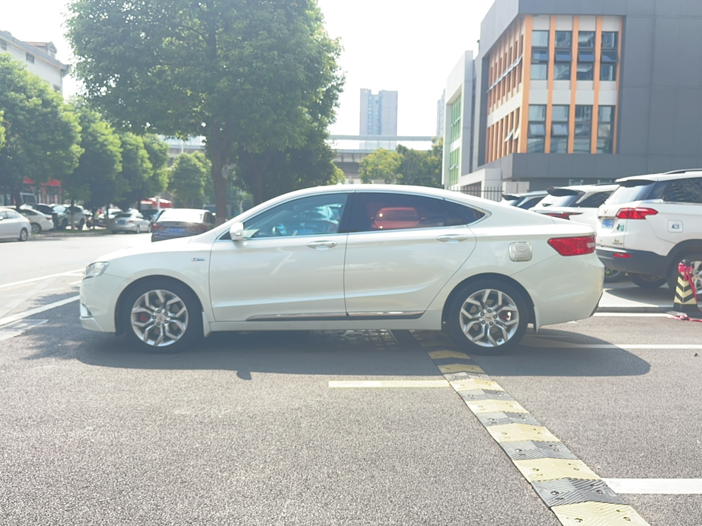 吉利汽车 博瑞 2015款 1.8T 尊贵型