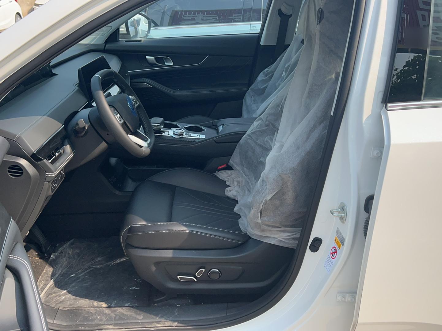 长安UNI-K 2023款 2.0T 两驱悦尚型