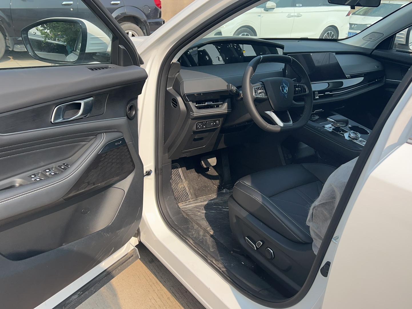 长安UNI-K 2023款 2.0T 两驱悦尚型